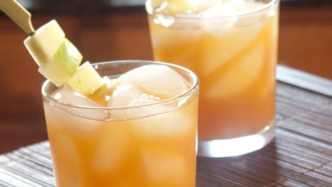 Spiked Apple Cider Cocktails