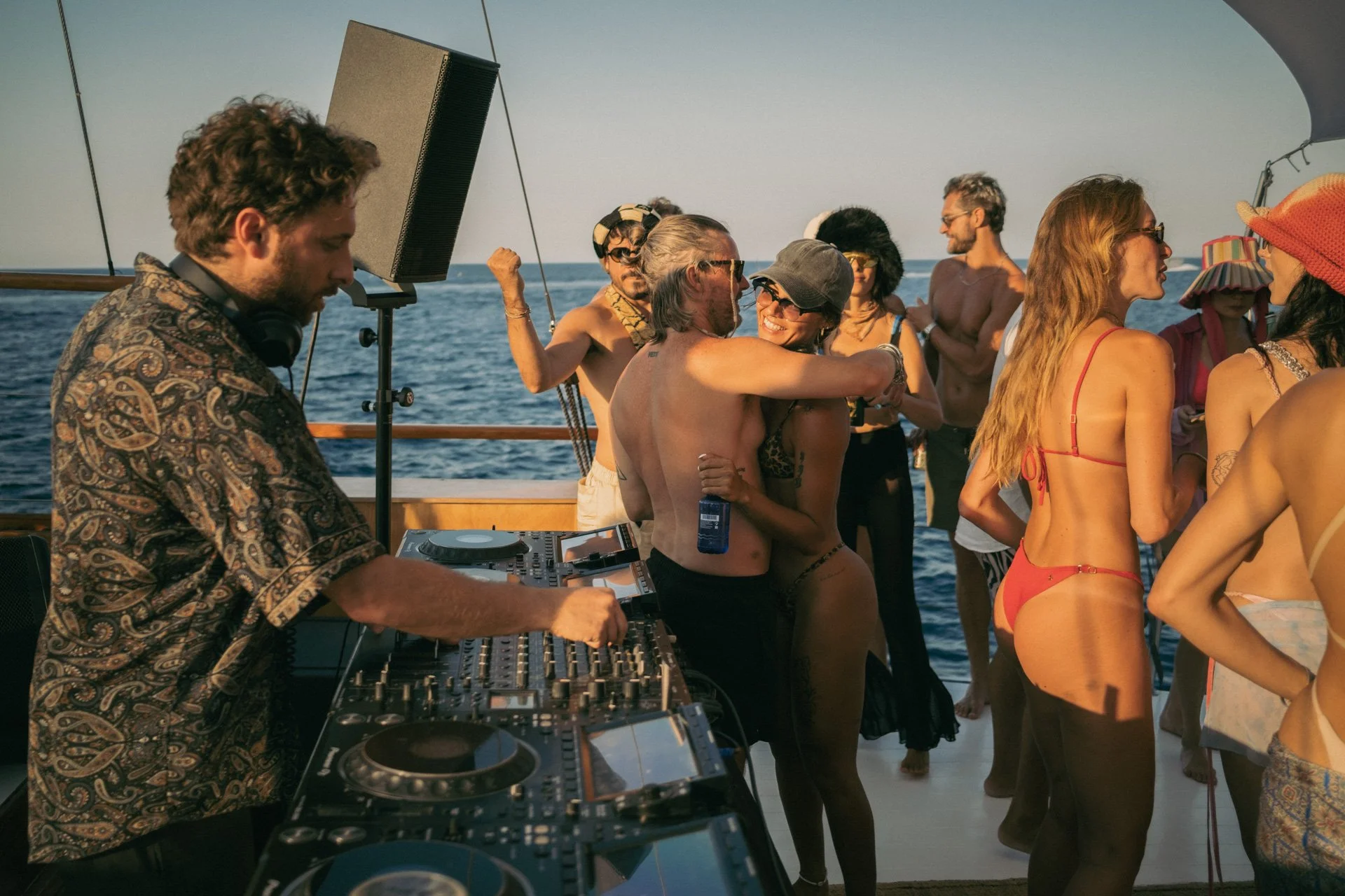 07_08_Boat_Party_9.jpg
