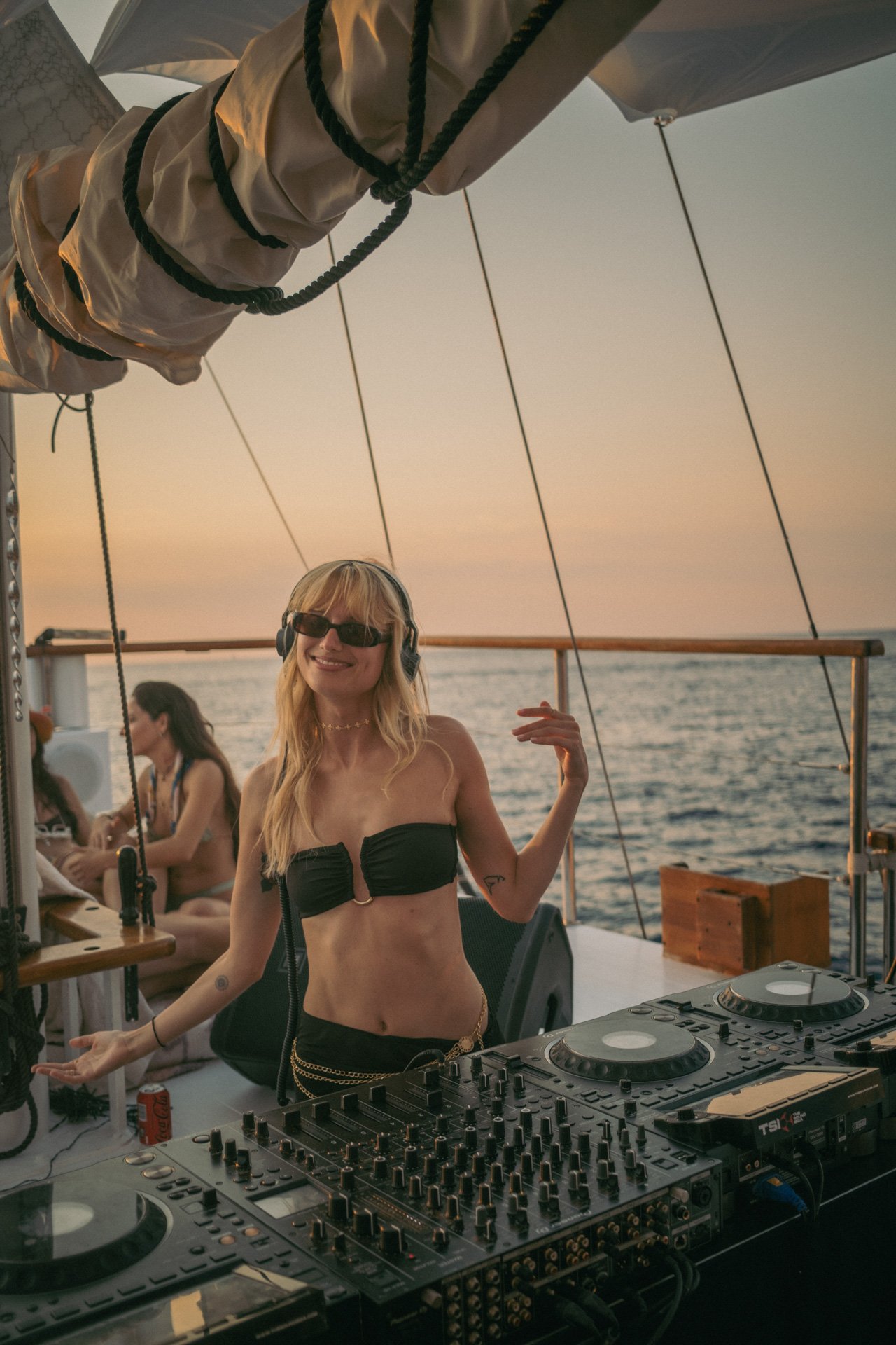 07_08_Boat_Party_84.jpg