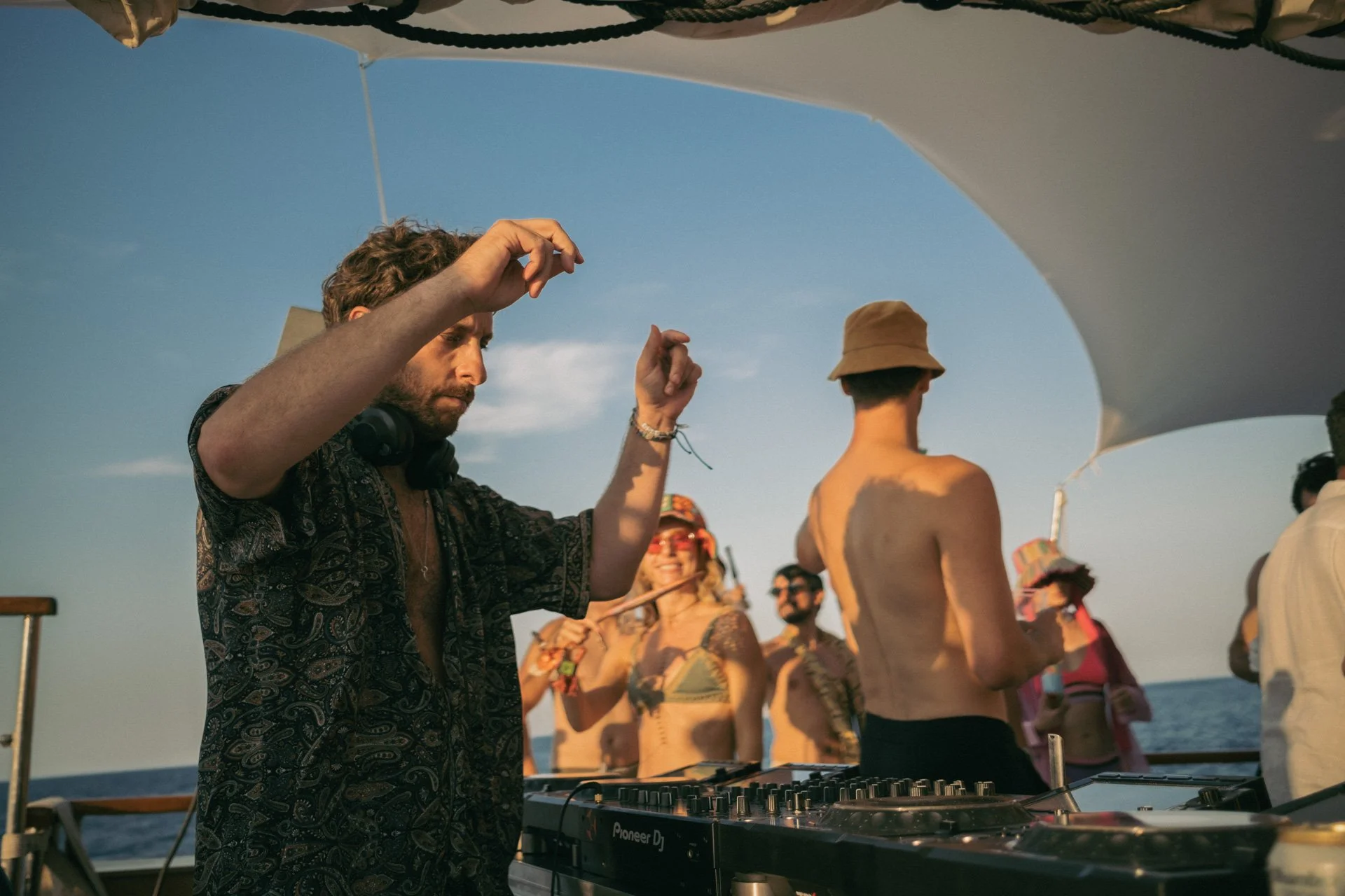07_08_Boat_Party_37.jpg
