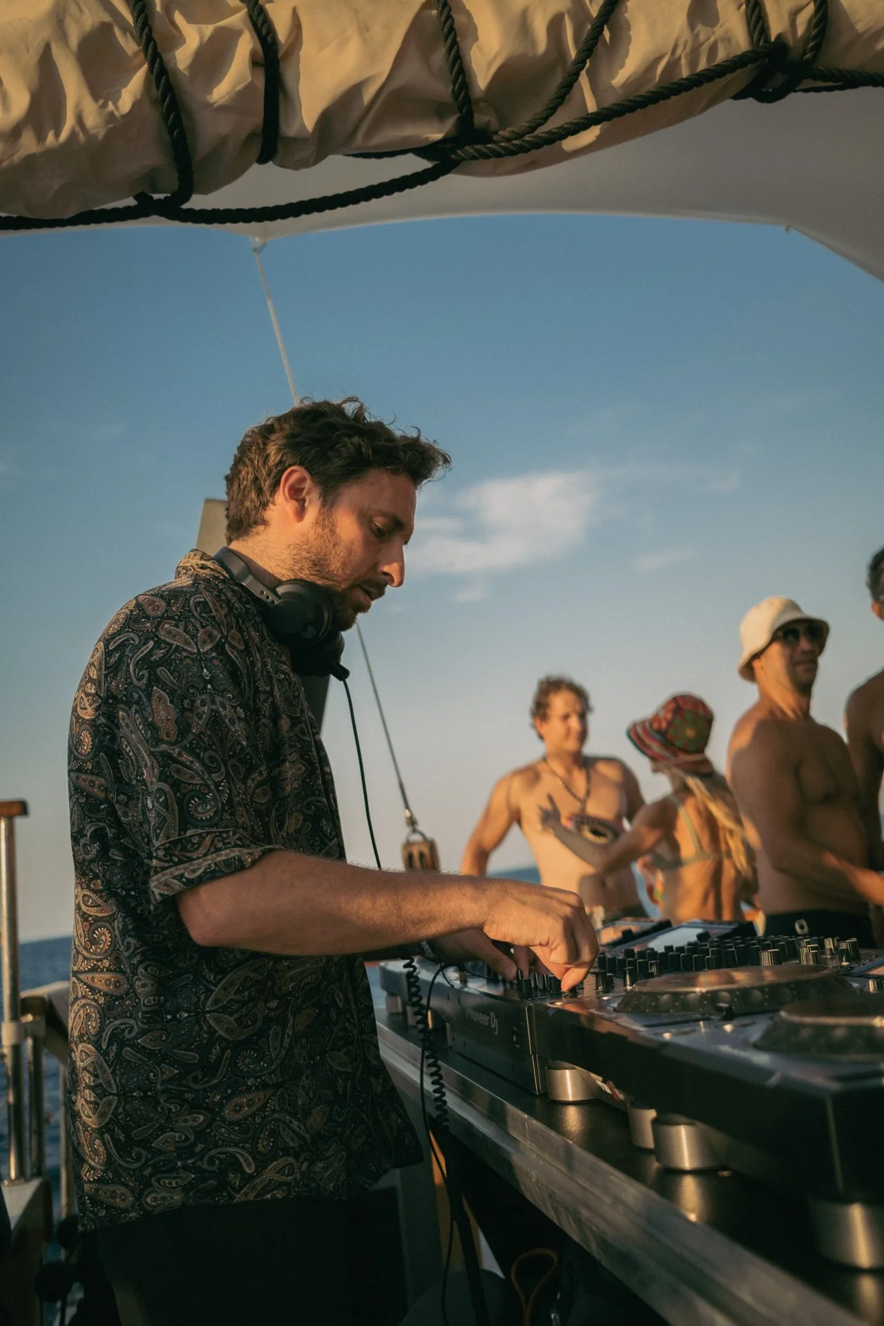 07_08_Boat_Party_36.jpg