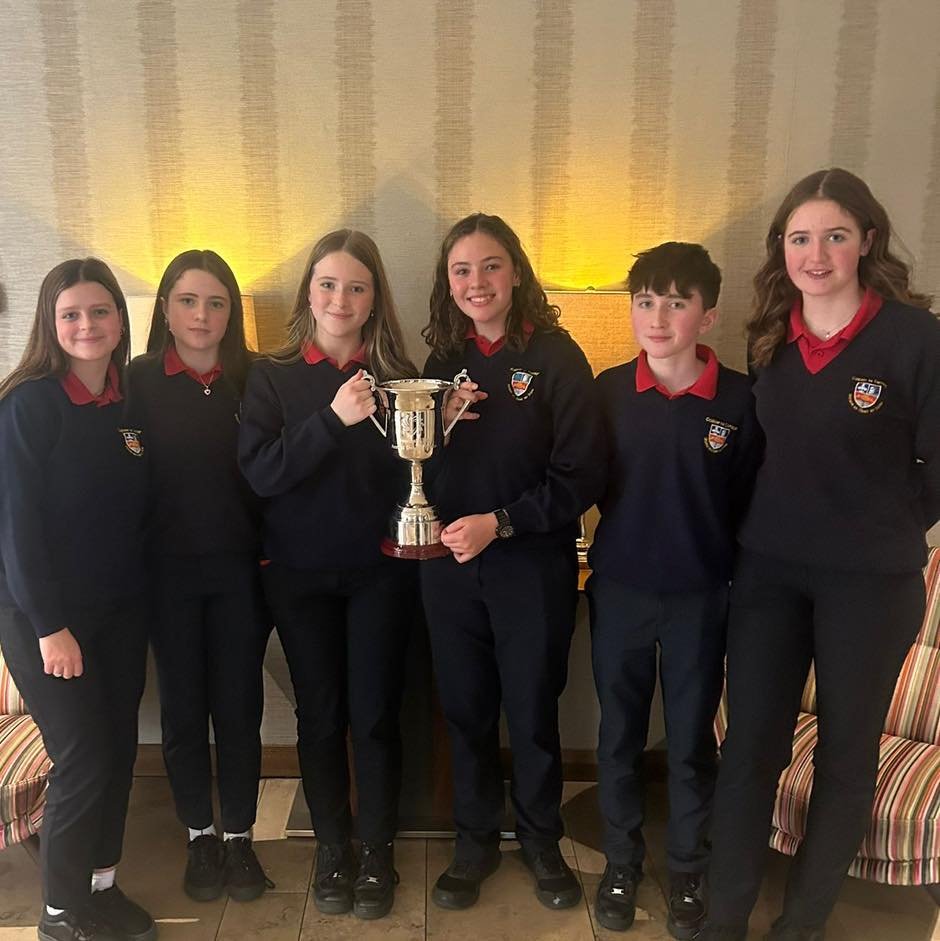 Comhghairdeachas len&aacute;r bhFoireann D&iacute;osp&oacute;ireachta a bhain an ETB Corn D&iacute;osp&oacute;ireachta inniu i Leitir Ceanainn!

Congratulations to our Debate Team who won the ETB Debate Cup today in Letterkenny!

Maith sibh uilig 🔵?