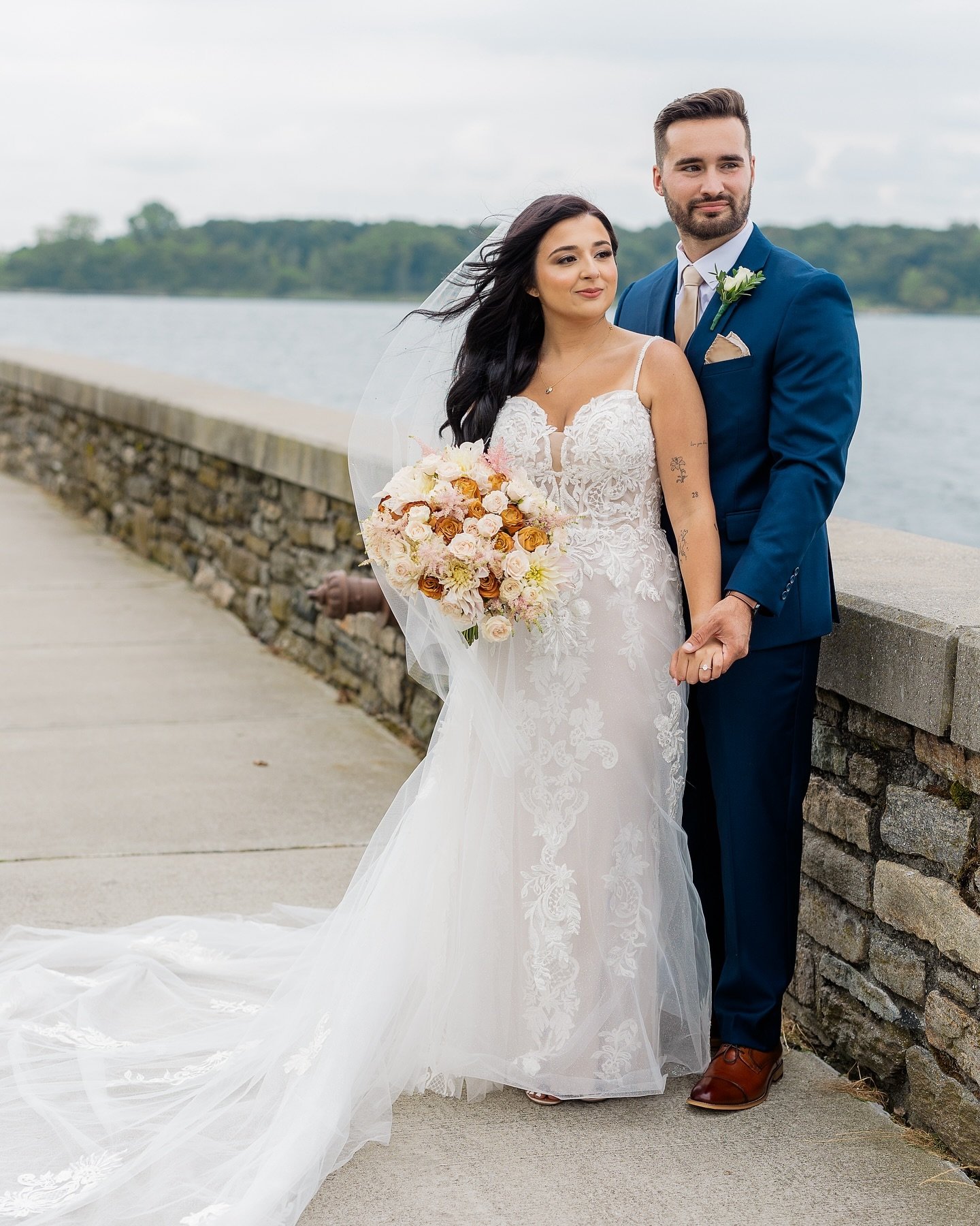 I&rsquo;ve got sunshine, on a cloudy day&hellip;pro-tip: don&rsquo;t be upset if it&rsquo;s not sunny on your wedding day. Cloudy days are some of the best to photograph in! 

Westchester weddings | Connecticut wedding | New York wedding photographer