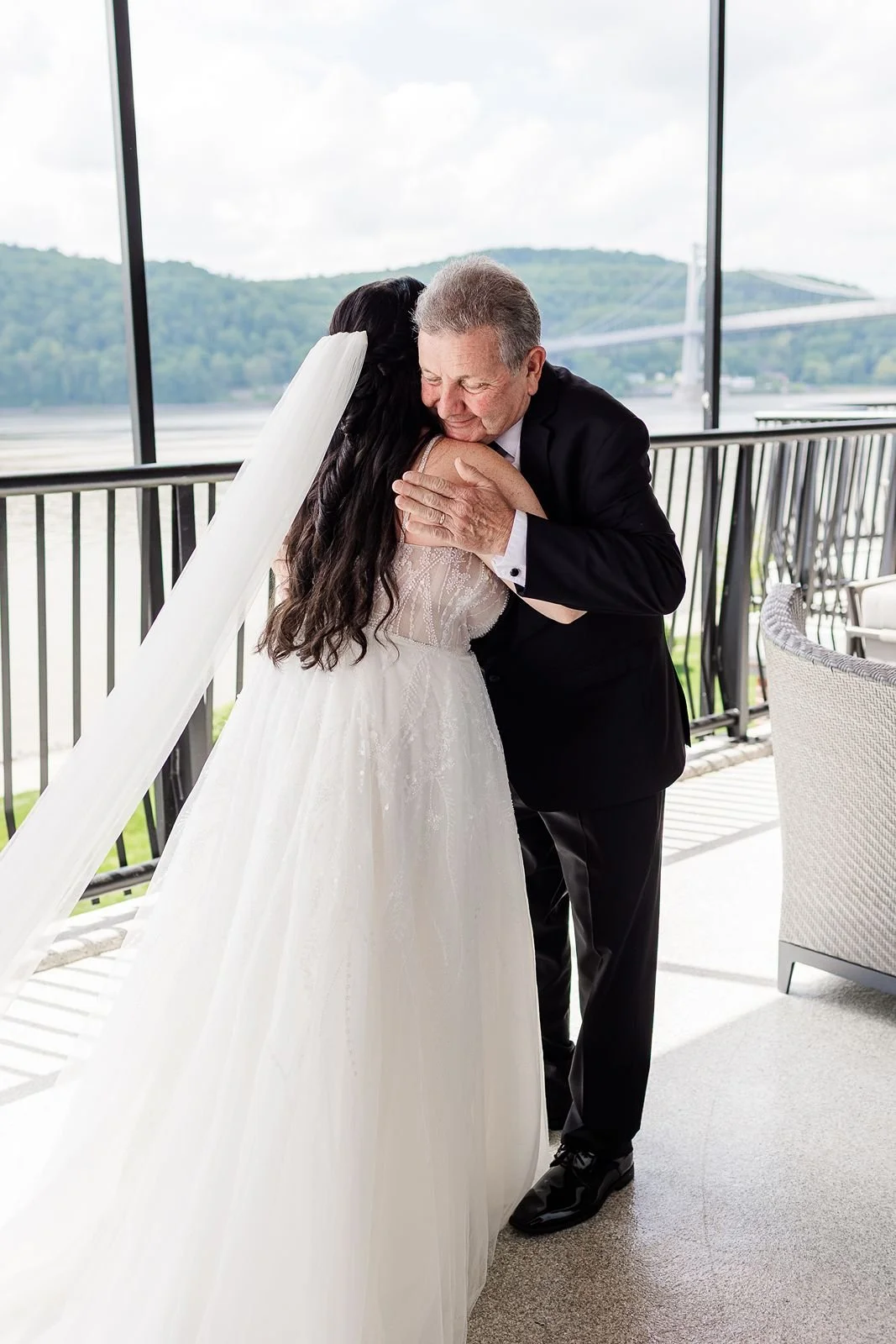 Grandview-springtime-wedding-groom-first-look