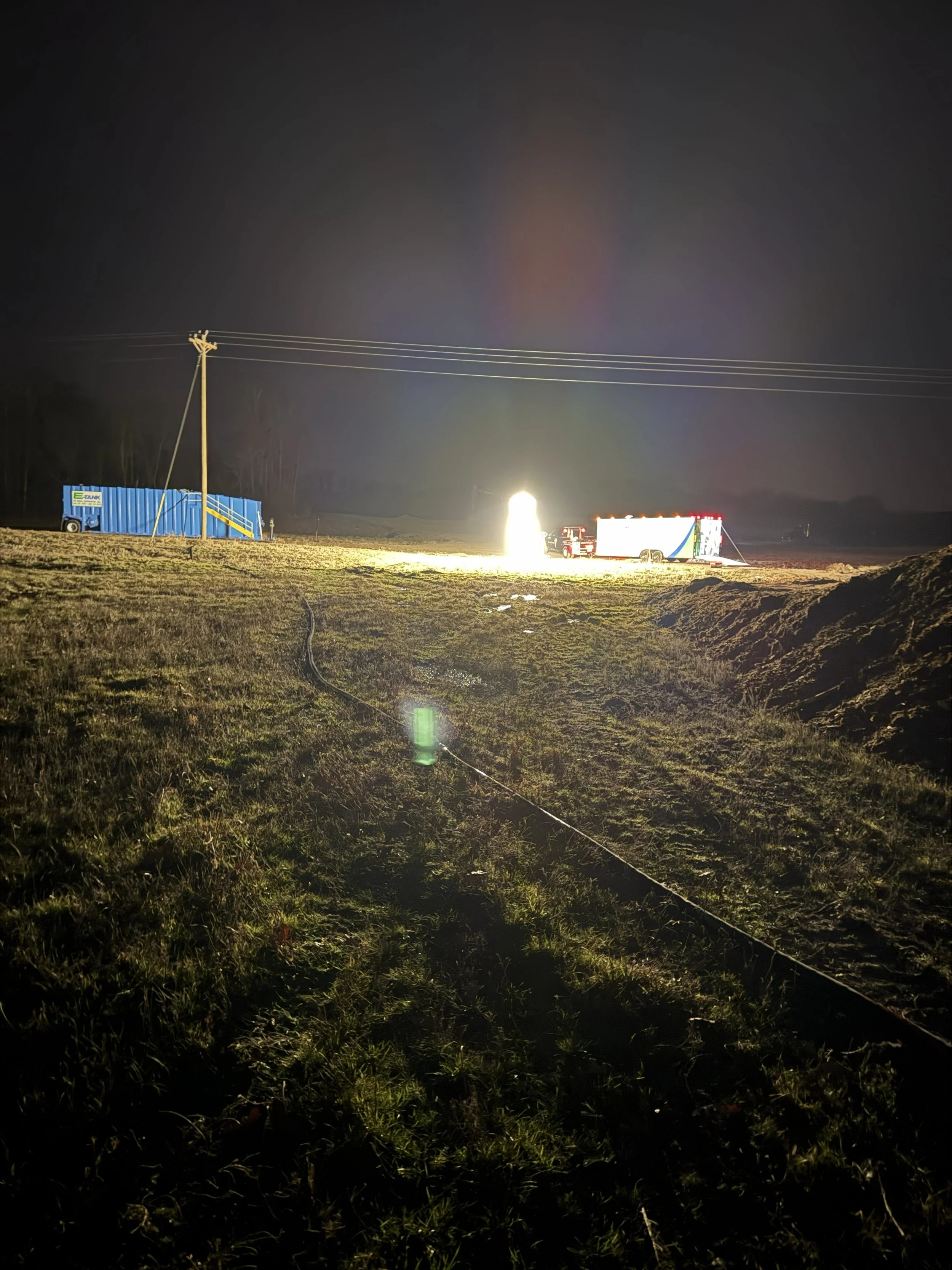 24/7 Environmental Incident Support
Large-scale environmental response operations utilizing frac tanks, specialized equipment, and around-the-clock personnel to manage complex incidents requiring extended recovery and containment efforts.