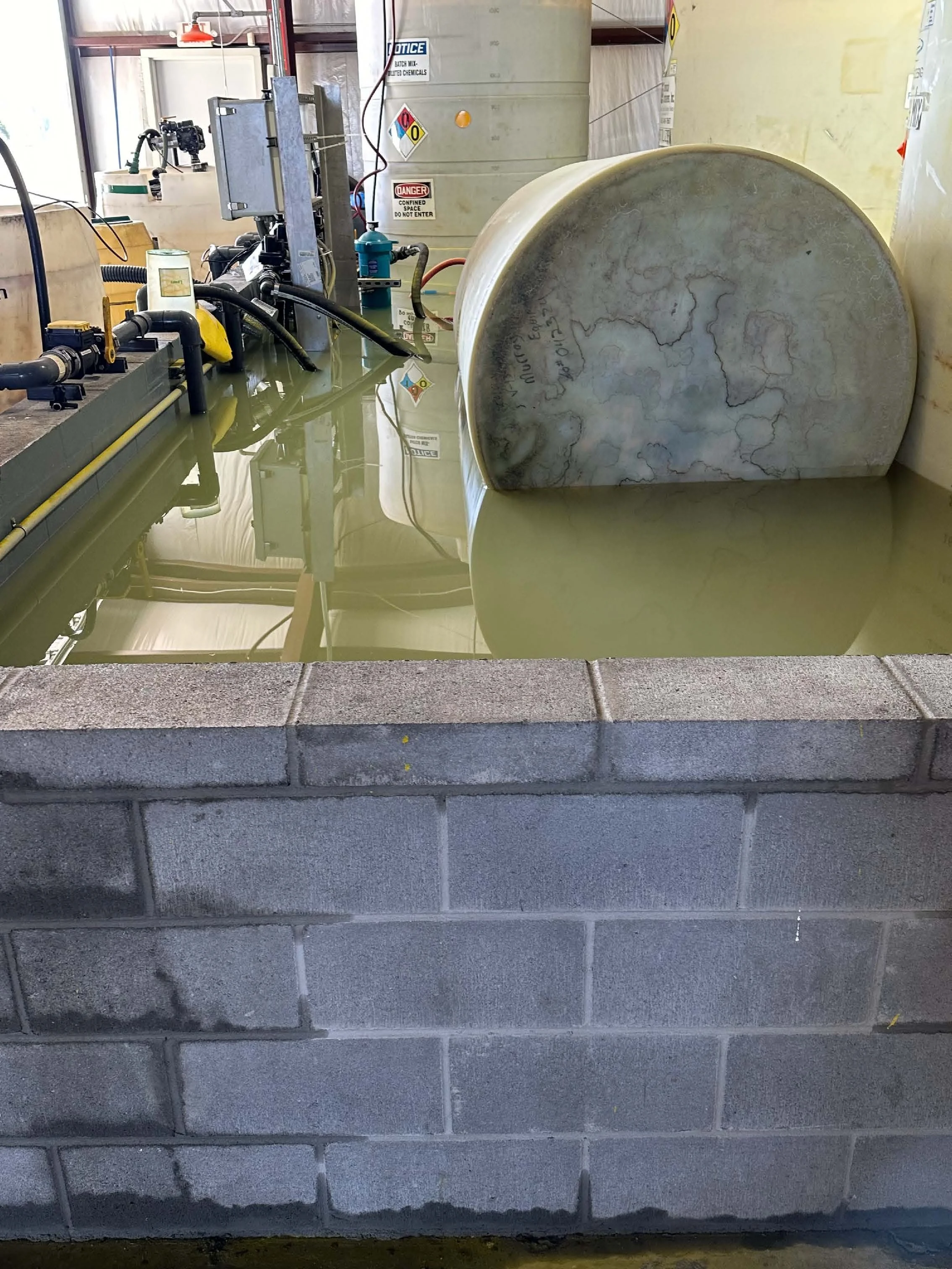 Enviro Medics responded to a chemical and hazardous materials spill. Our emergency spill response team quickly cleaned up the spill and remediated the affected area. 