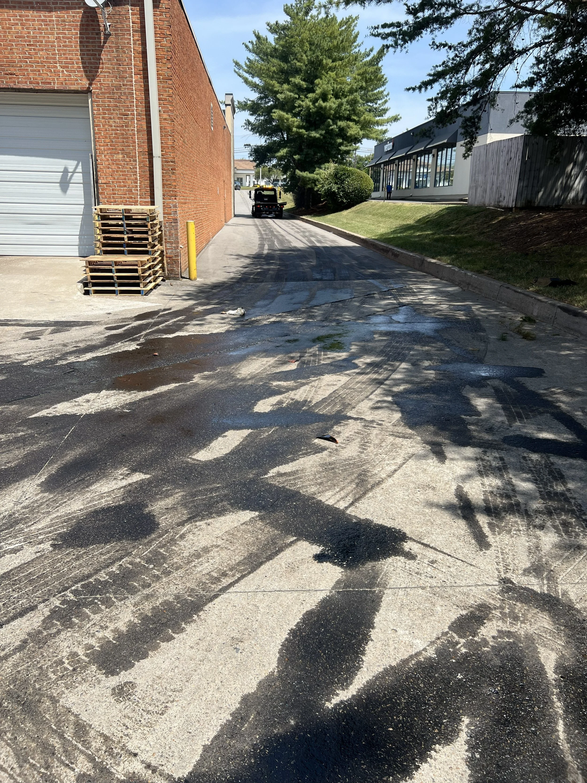 Industrial Facility Fuel & Oil Spill Response
Emergency response to a petroleum release at an industrial facility, including spill containment, product recovery, surface cleanup, and environmental protection measures.Industrial Facility Fuel & Oil Sp