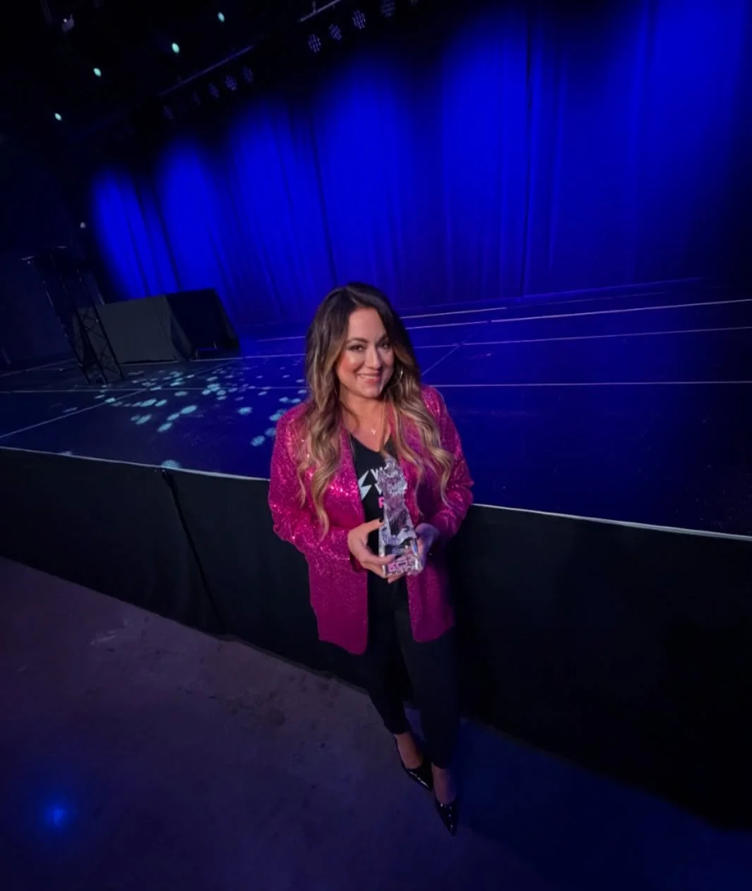 ✨Feeling Honored and Grateful ✨

Tonight was truly special. I&rsquo;m deeply humbled to have received the Hometown Heroes Award at Larry&rsquo;s Hometown Heroes for our work at Women Who Rock &mdash; an honor that means so much because it comes from 