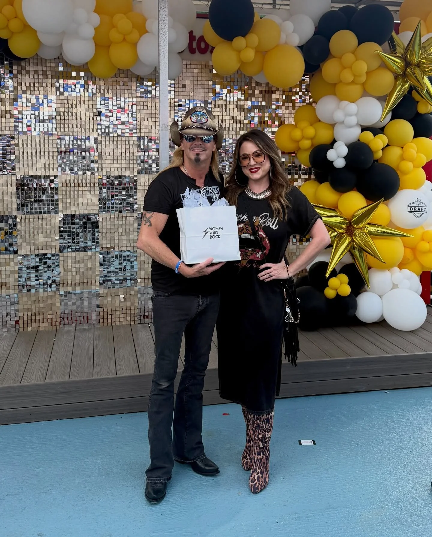 Pittsburgh roots run deep this NFL Draft Weekend ⚡️

Had the honor of meeting Bret Michaels and gifting him some Women Who Rock apparel while sharing the mission that was born right here in our hometown raising awareness and critical funding for wome