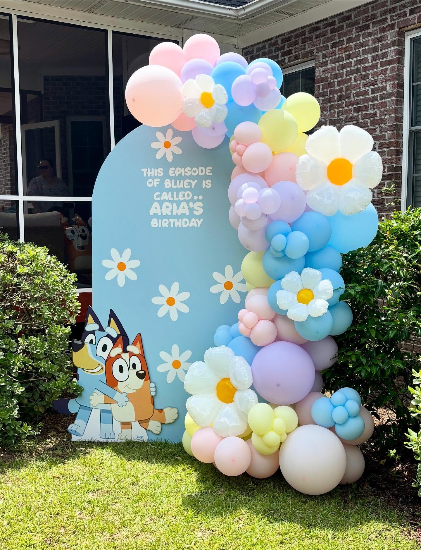 Check out this amazing Bluey-themed bash for a lucky 6-year-old! The festivities included a lively Bluey cake, a spectacular bounce house, and face painting that turned little faces into vibrant works of art.

Creativity thrived at the coloring and B