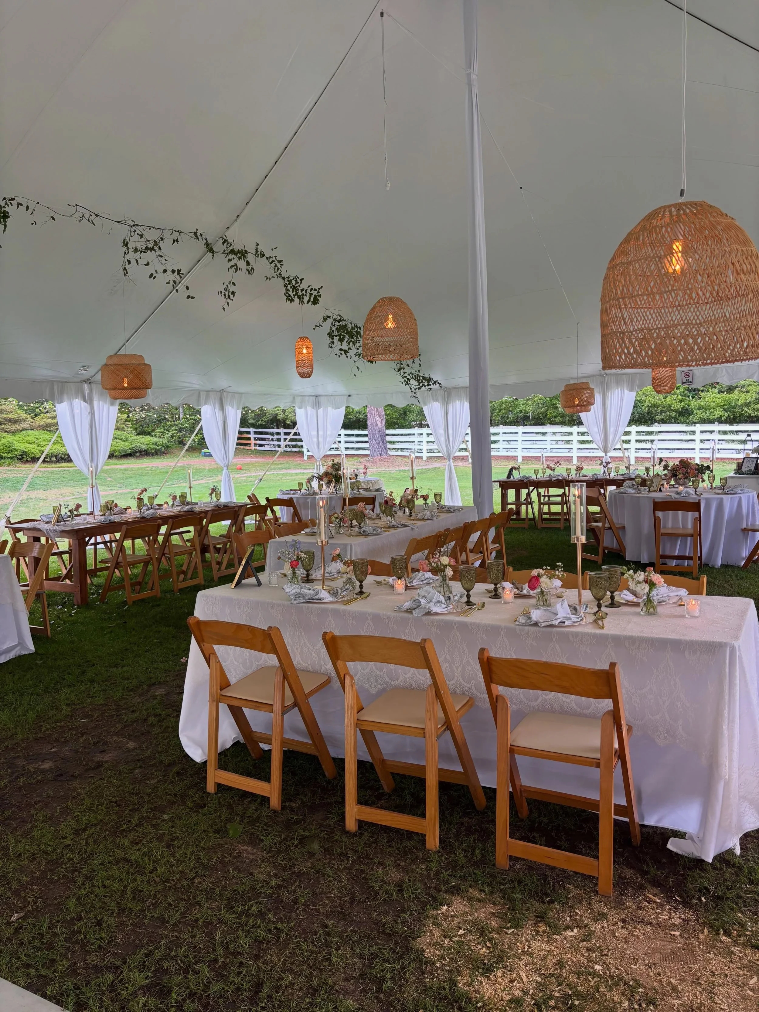 Every detail is intentional to create your perfect day. 
Venue: @sycamorebendestate 
Rentals: @perfecttouchrental