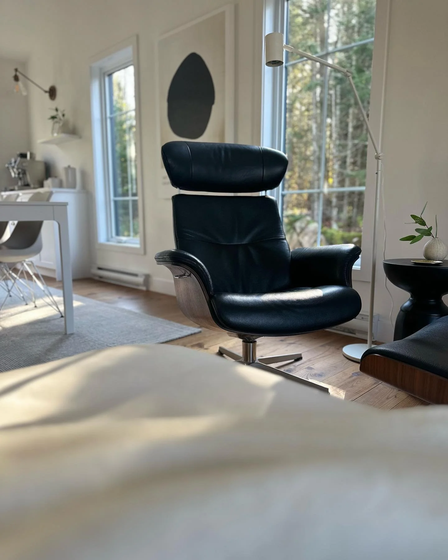 Fall sun and beautiful site lines 🍂 #minimalisthome #neutralhome #fall #fallvibes