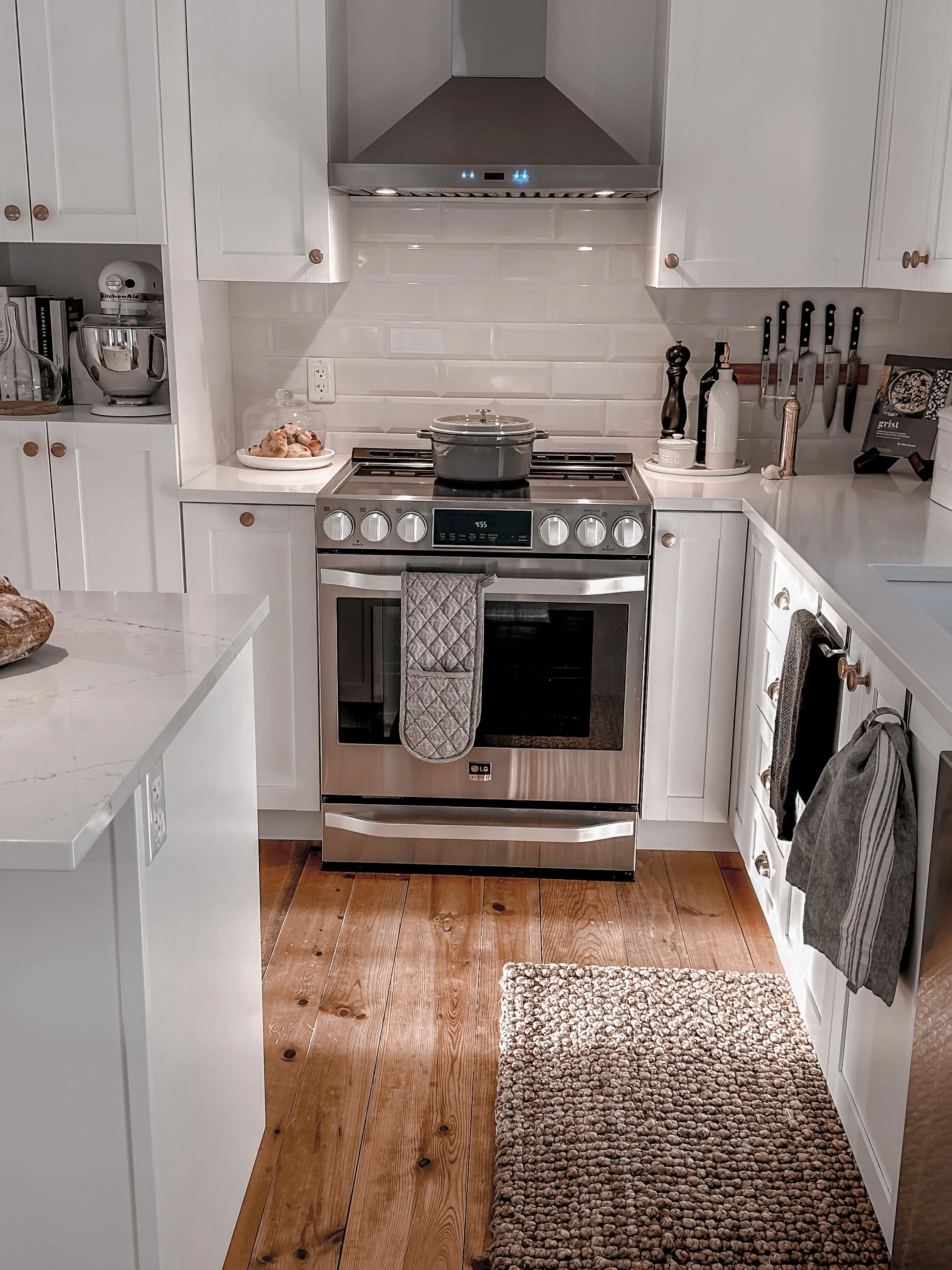 AFTER | Floors no longer need to compete with the old tile and darker colours.  They are on centre stage!