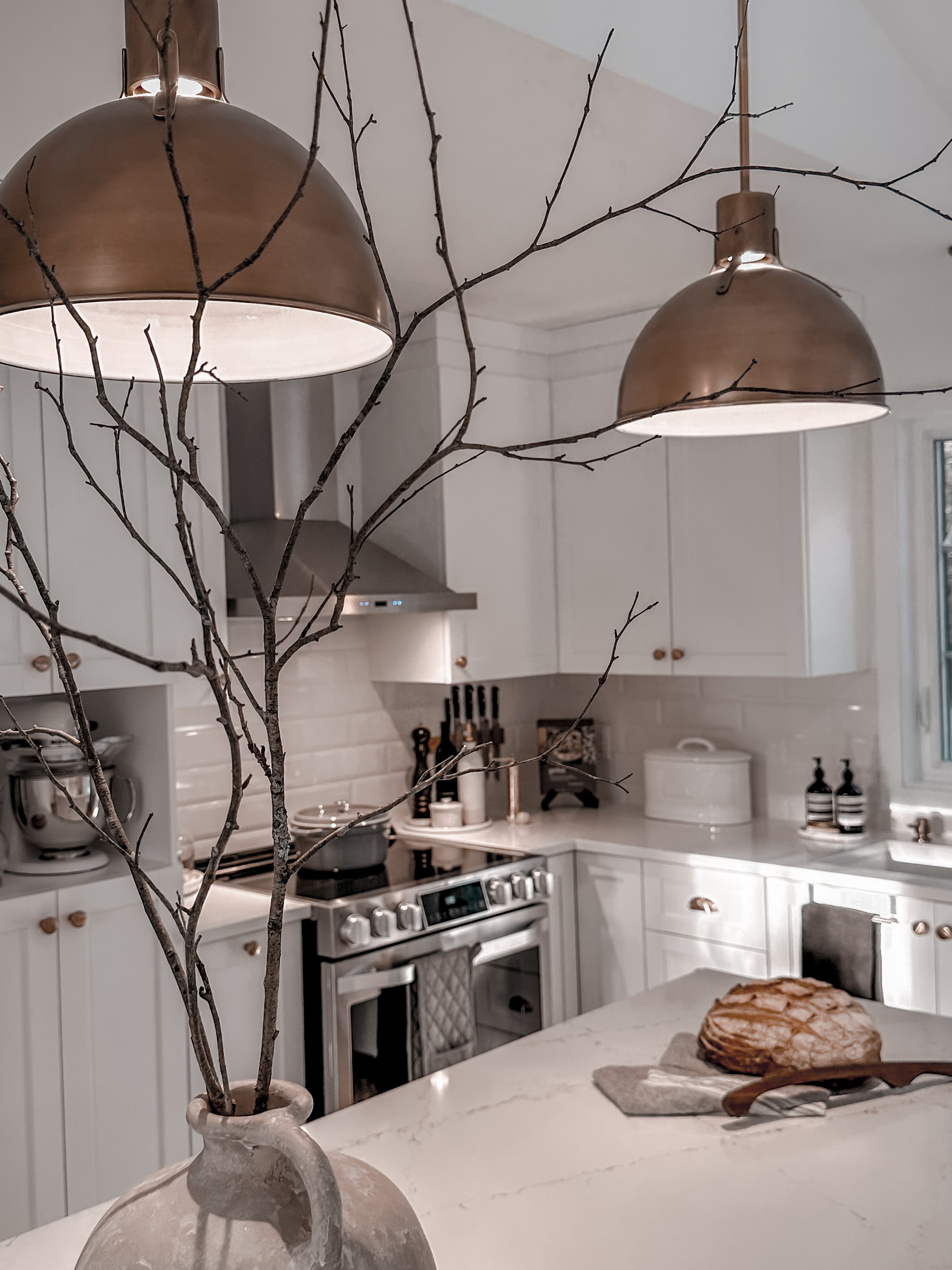 AFTER | Quartz veining counter on island