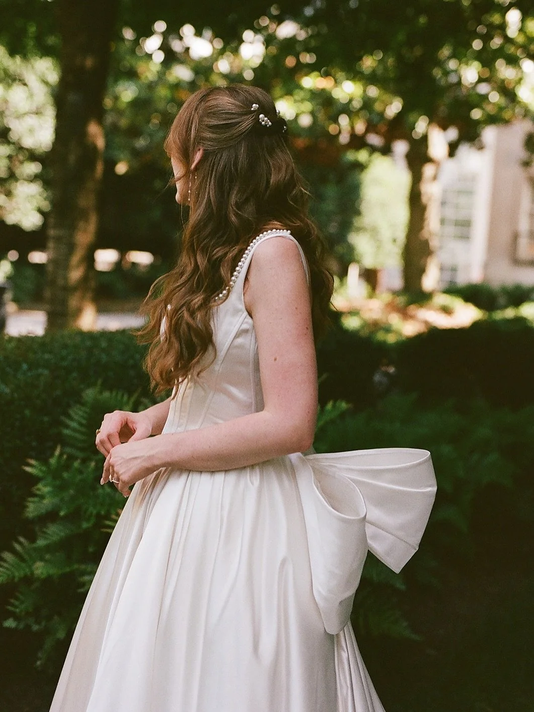 A moment for Tori&rsquo;s look. Her dress was so special! 

Photo @emilywoodruffphoto 
Beauty @bridalbeautyauthority 
Coordination @marmarosproductions 
Floral &amp; Design @boldeventsatl 

#bridalbeauty #bridalbeautyauthority #bbabride #luxuryweddin