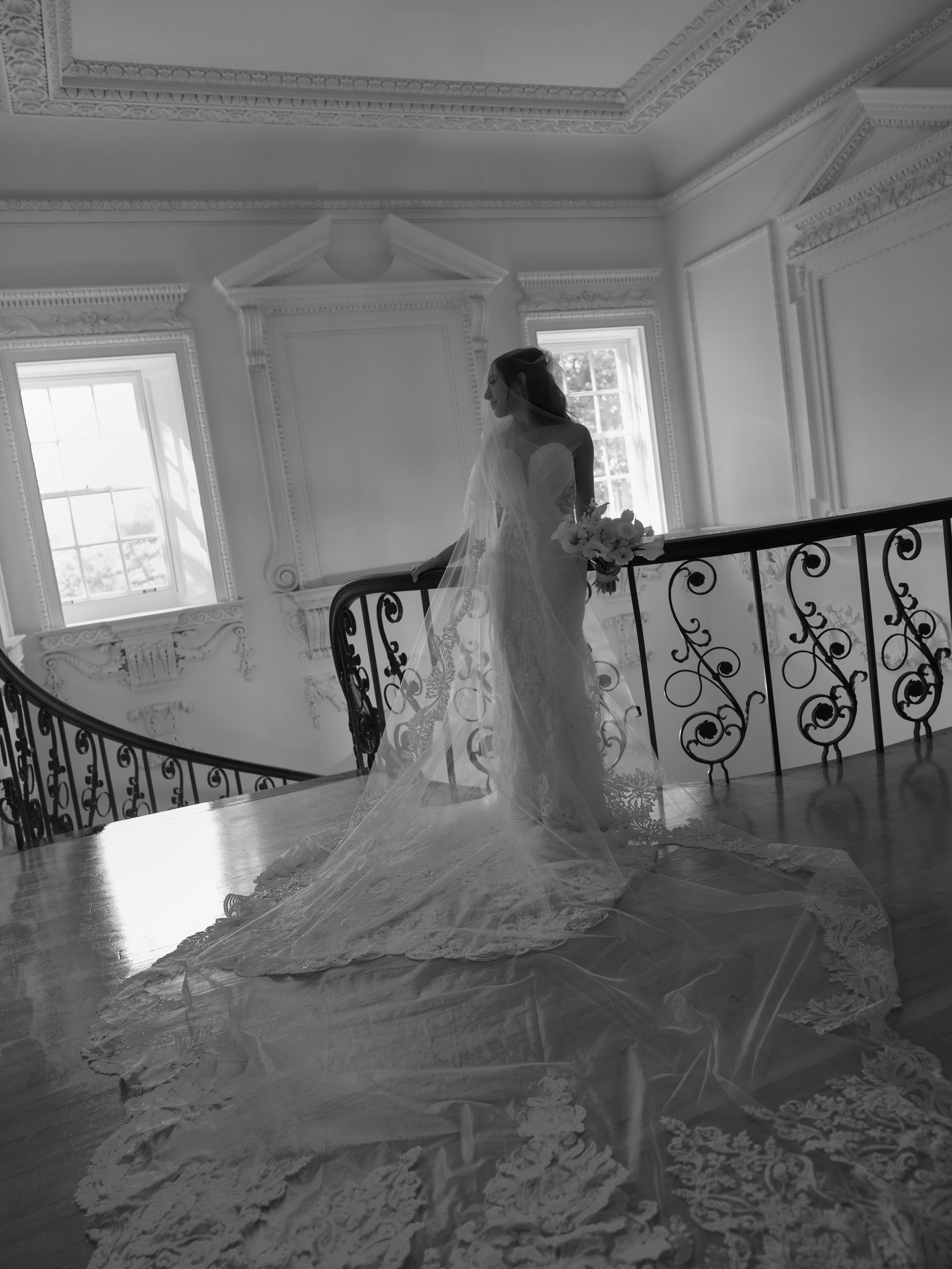 Black &amp; White moments with Tanya. Photo @villatoroweddings