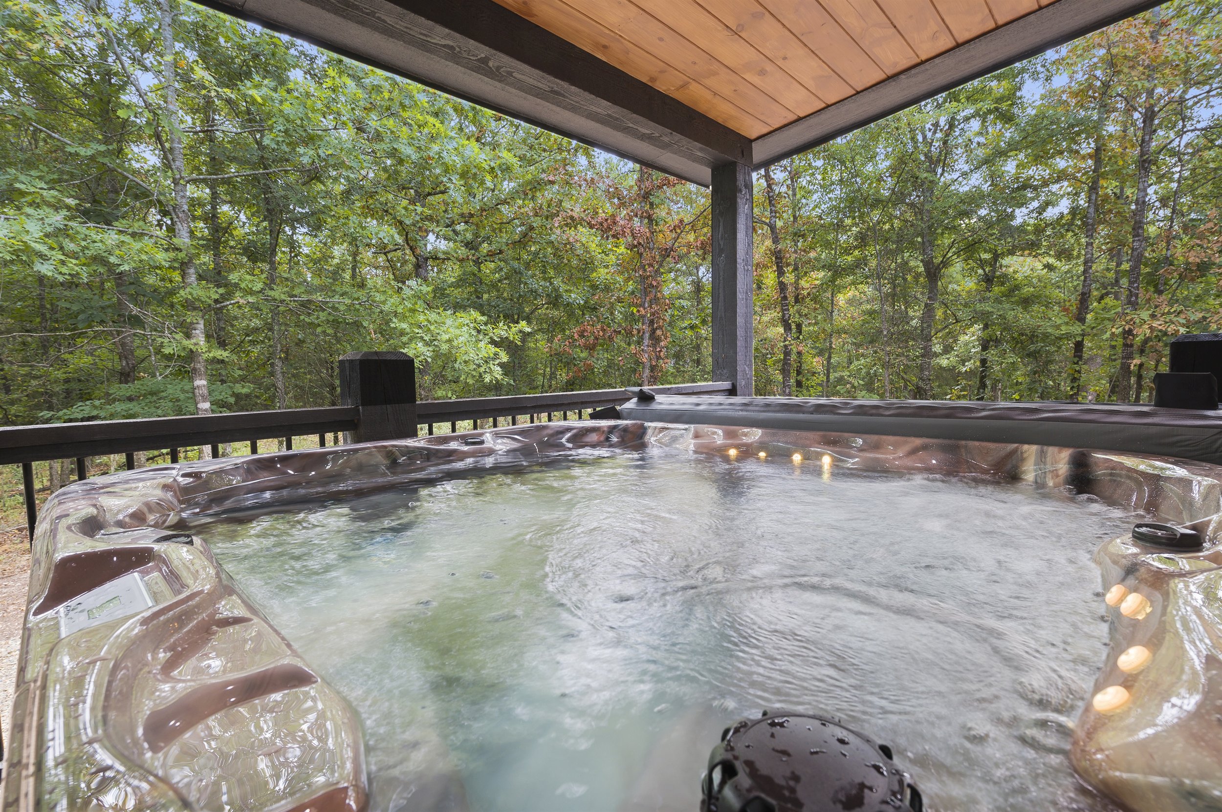 HiddenhavenHottub.jfif