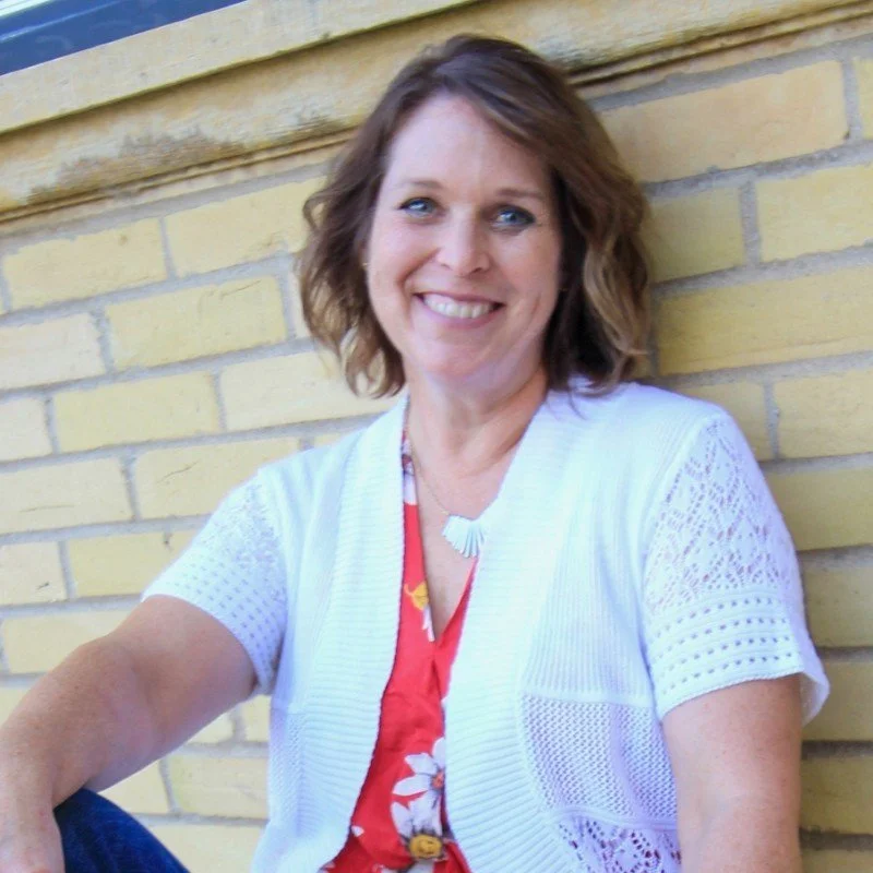 Lisa Swenson Headshot.jfif