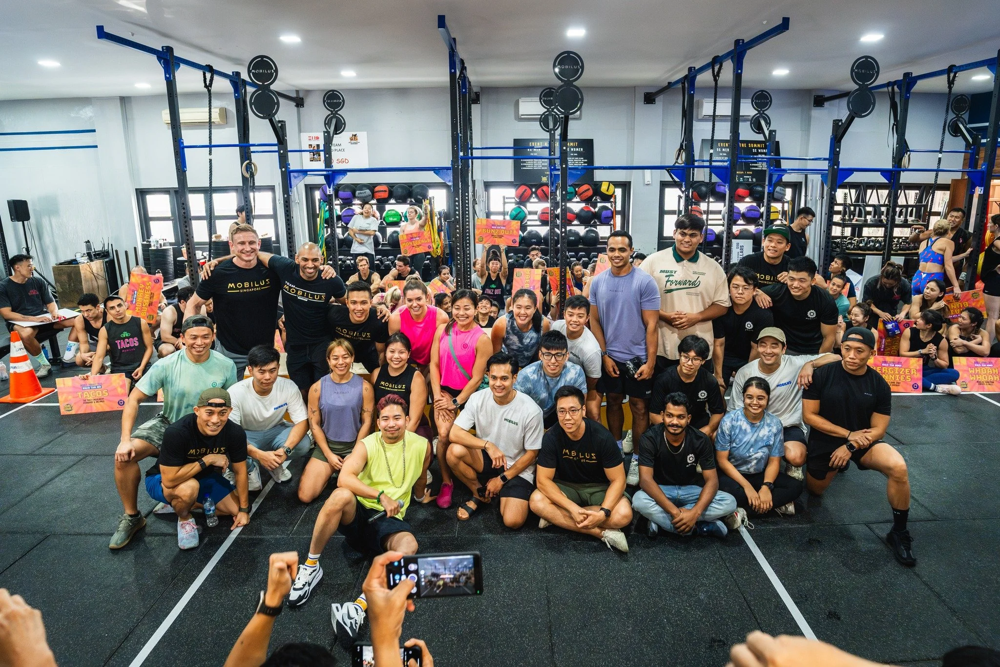 mobilus staff group picture