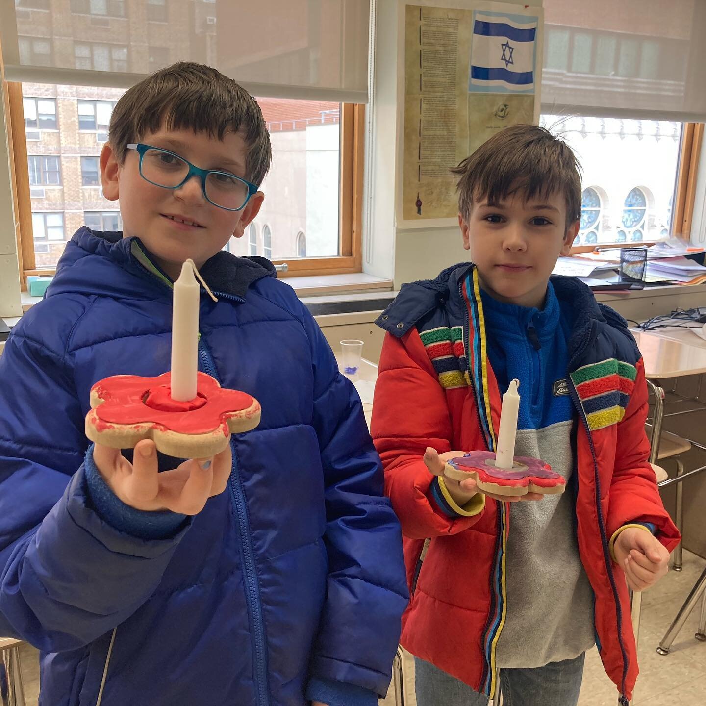 This past Sunday our students learned about the Mitzvah of Shabbat taught in this week&rsquo;s Parsha, and got to make Shabbat candles of their own!

We wish everyone a restful Shabbat, and we are so excited to start our Passover prep with our studen
