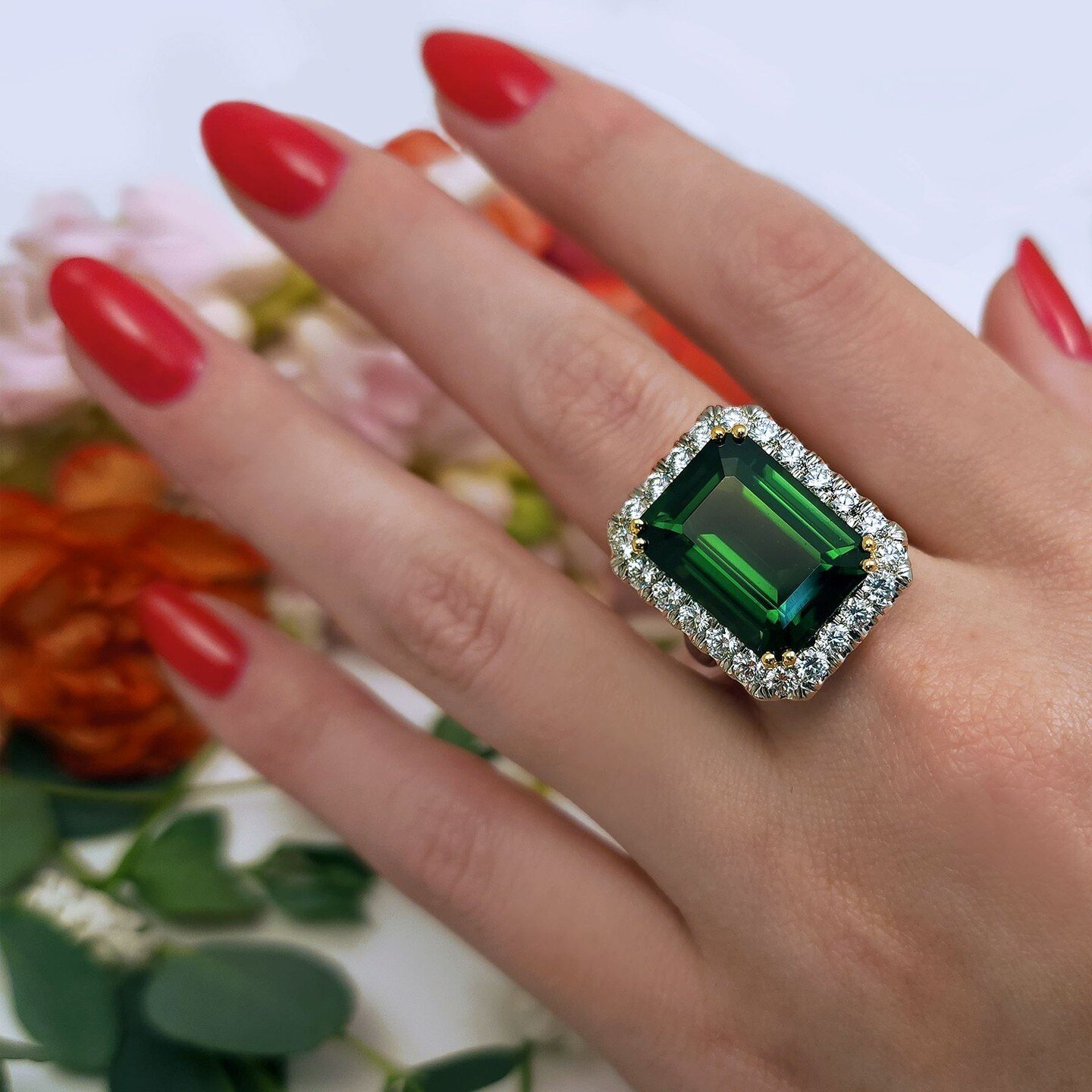 Here is a show stopper from Coast! Chrome tourmaline exhibits a bright green color that resembles, and even rivals, that of the finest emeralds. ⁠
⁠
⁠
➡️ aajewelbox.com⁠
⁠
#newportbeach #tustin #orangecounty #huntingtonbeach #costamesa #californiasty