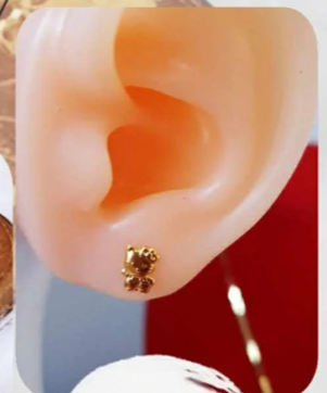 18 Karat Gold Hello Kitty