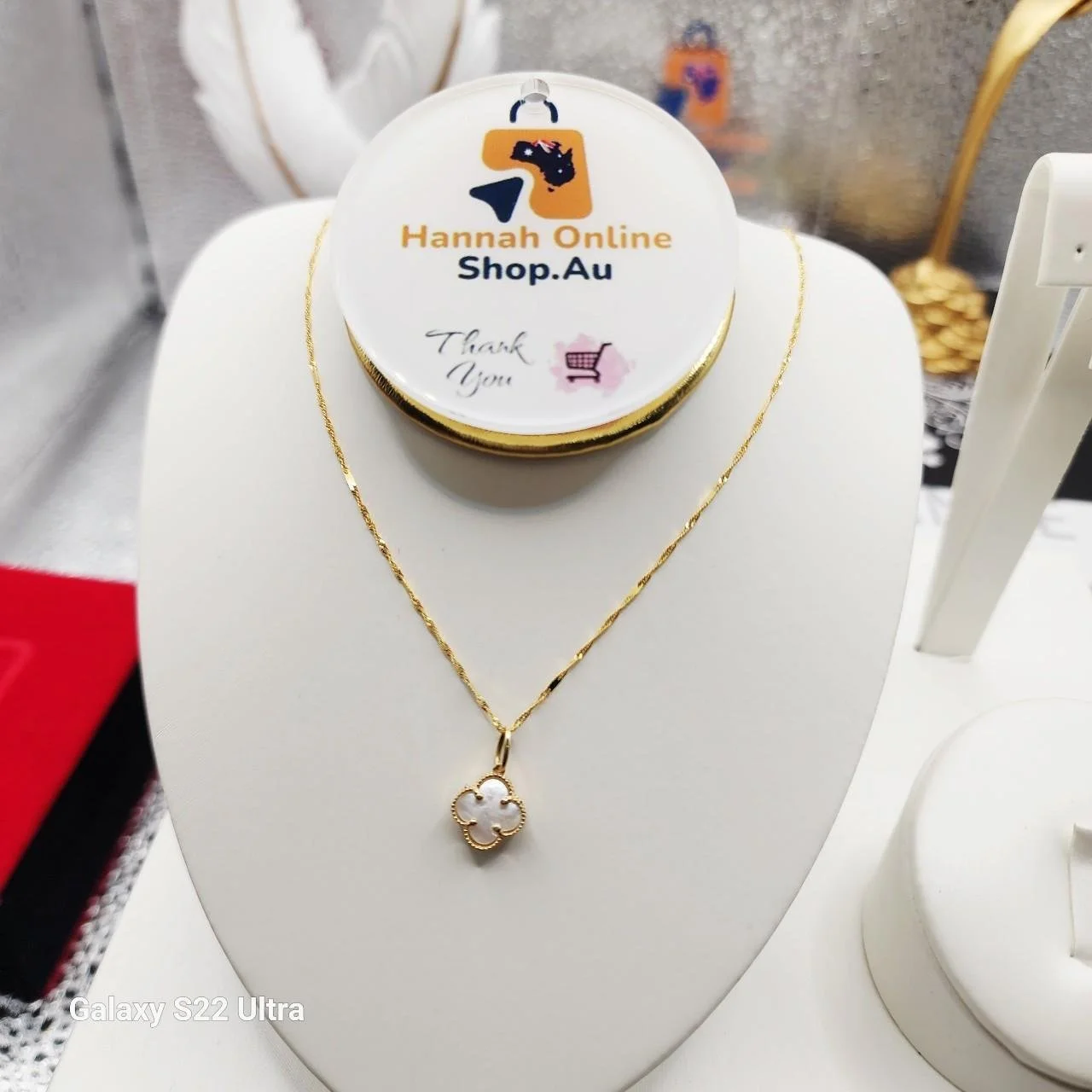 Mother of Pearl Clover Pendant Necklace