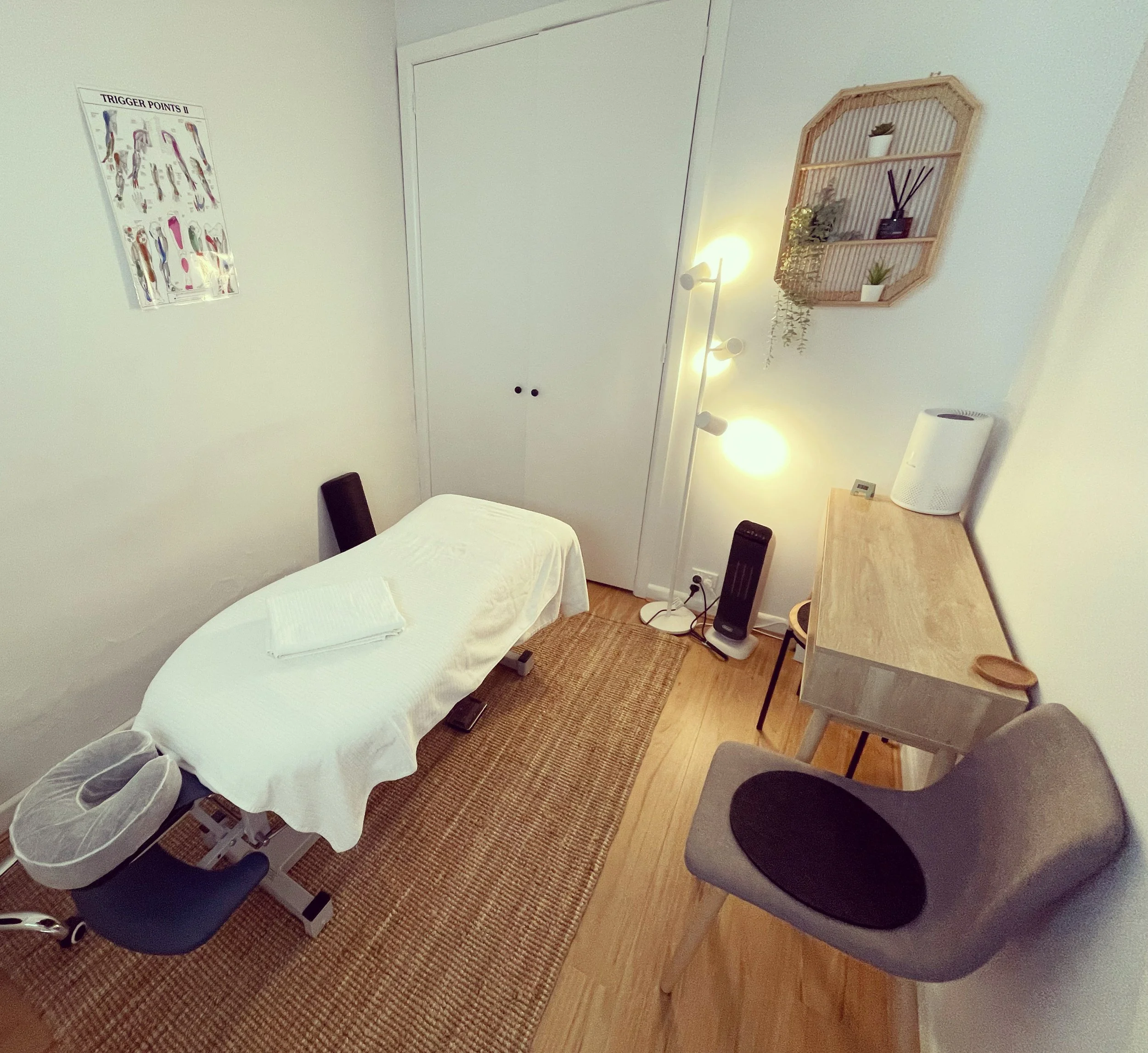 Gallery of the clinic — Knots + Niggles Therapy