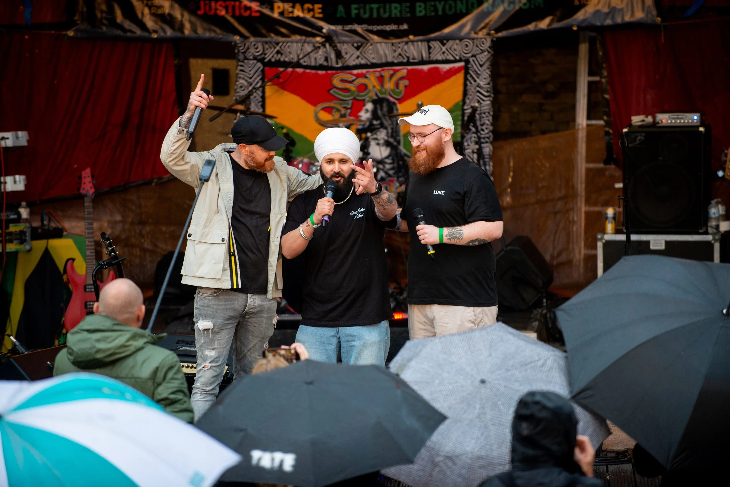barry & co on stage 1 @kevin hayes.jpg