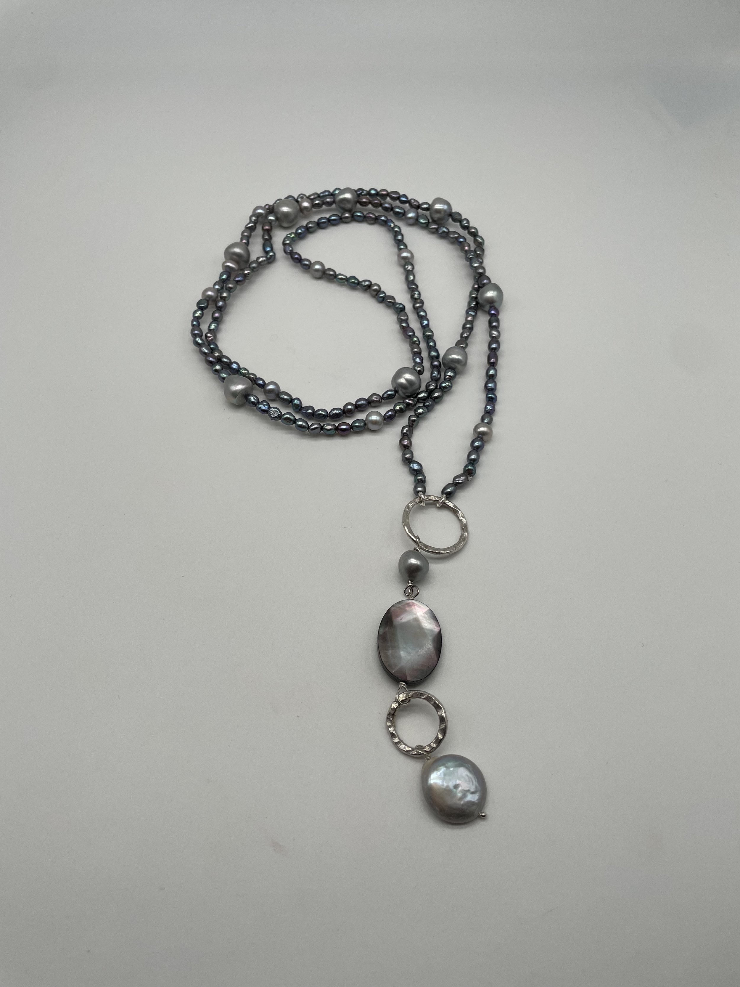 Argento 925 Perle grigie / Madreperla - €170.00