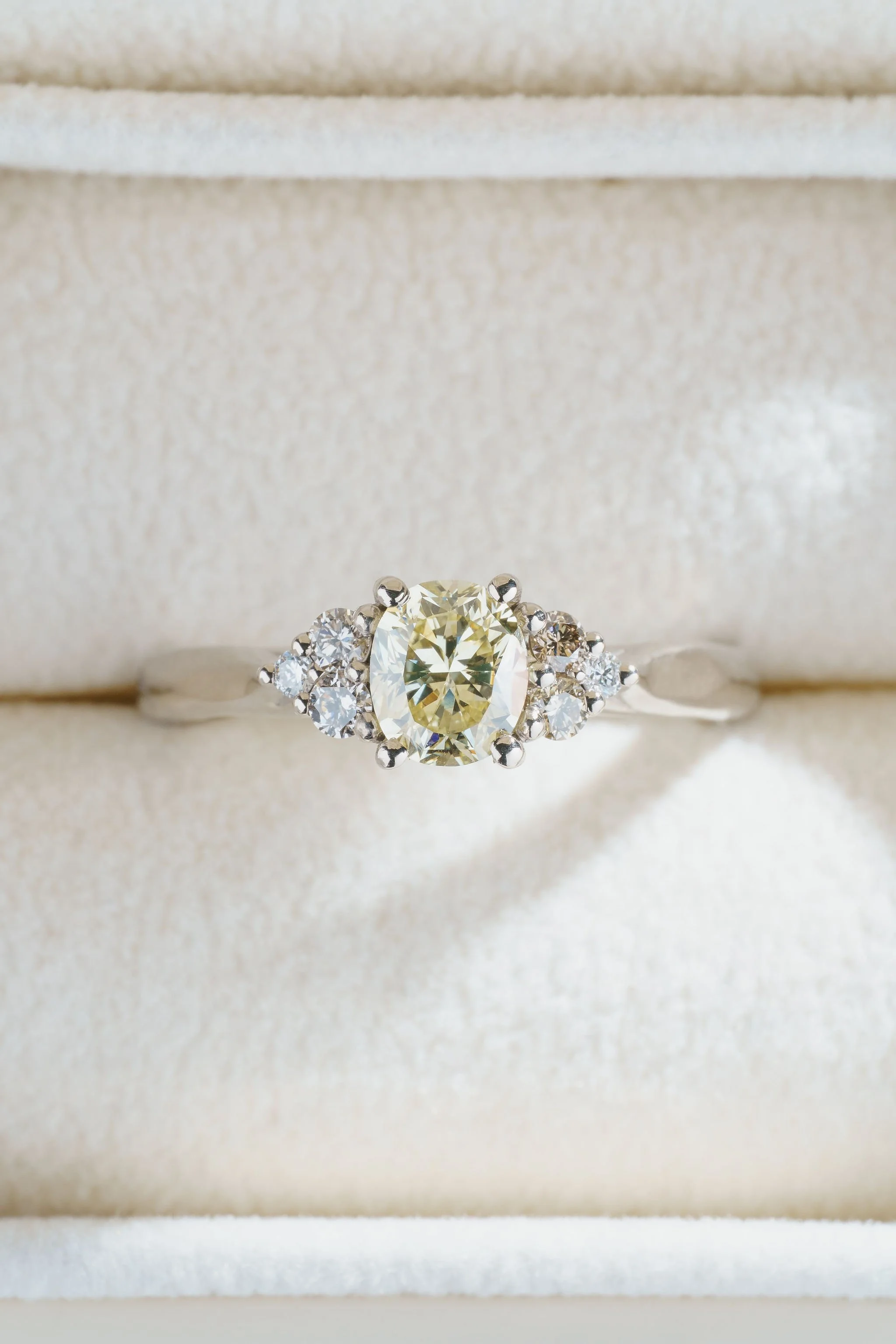 FoundTreasure_NaomiLewis_Cornwall_BespokeEngagmentring_OceanDiamonds2.jpg