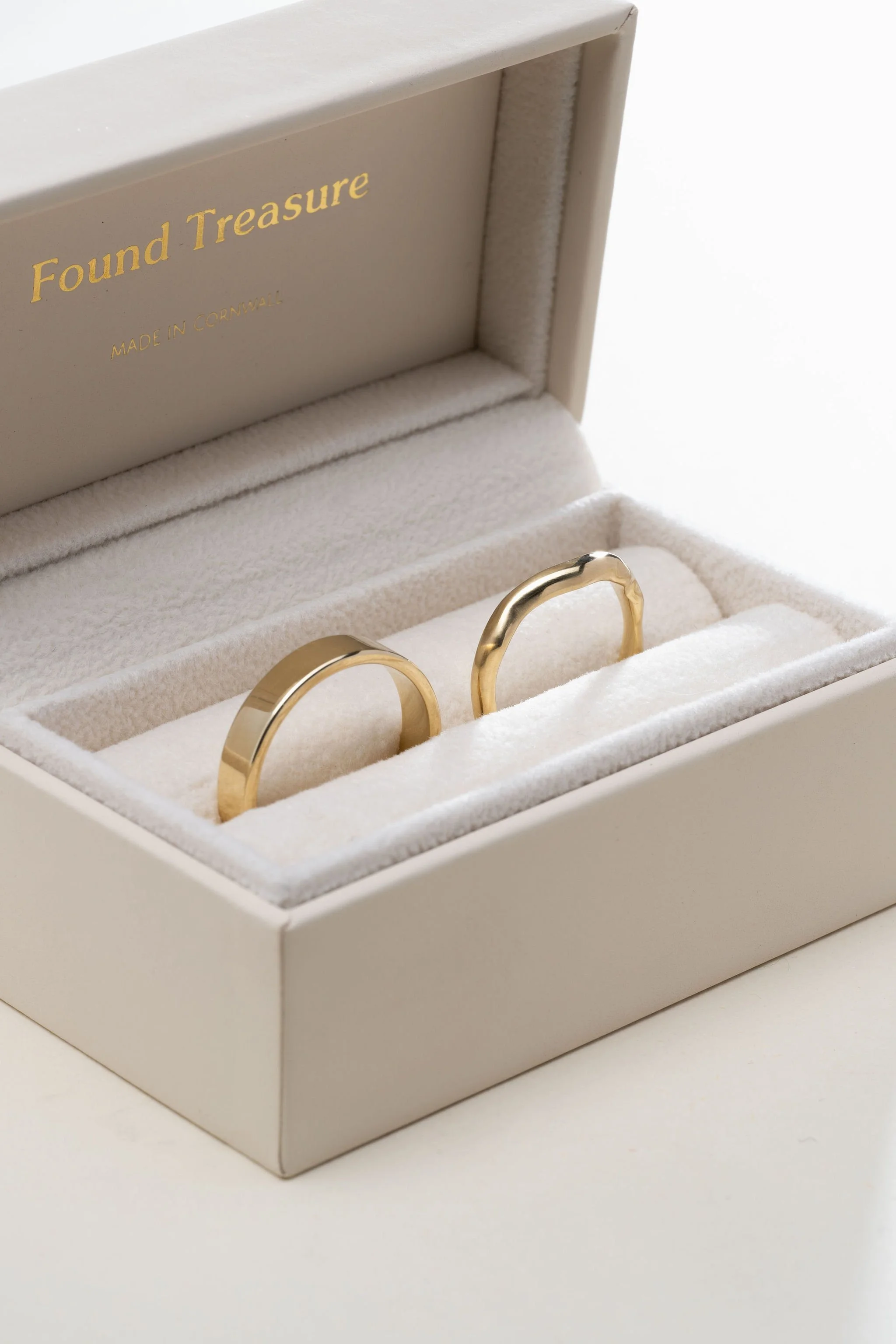 241122FoundTreasure-4521 (3).jpg (Copy)