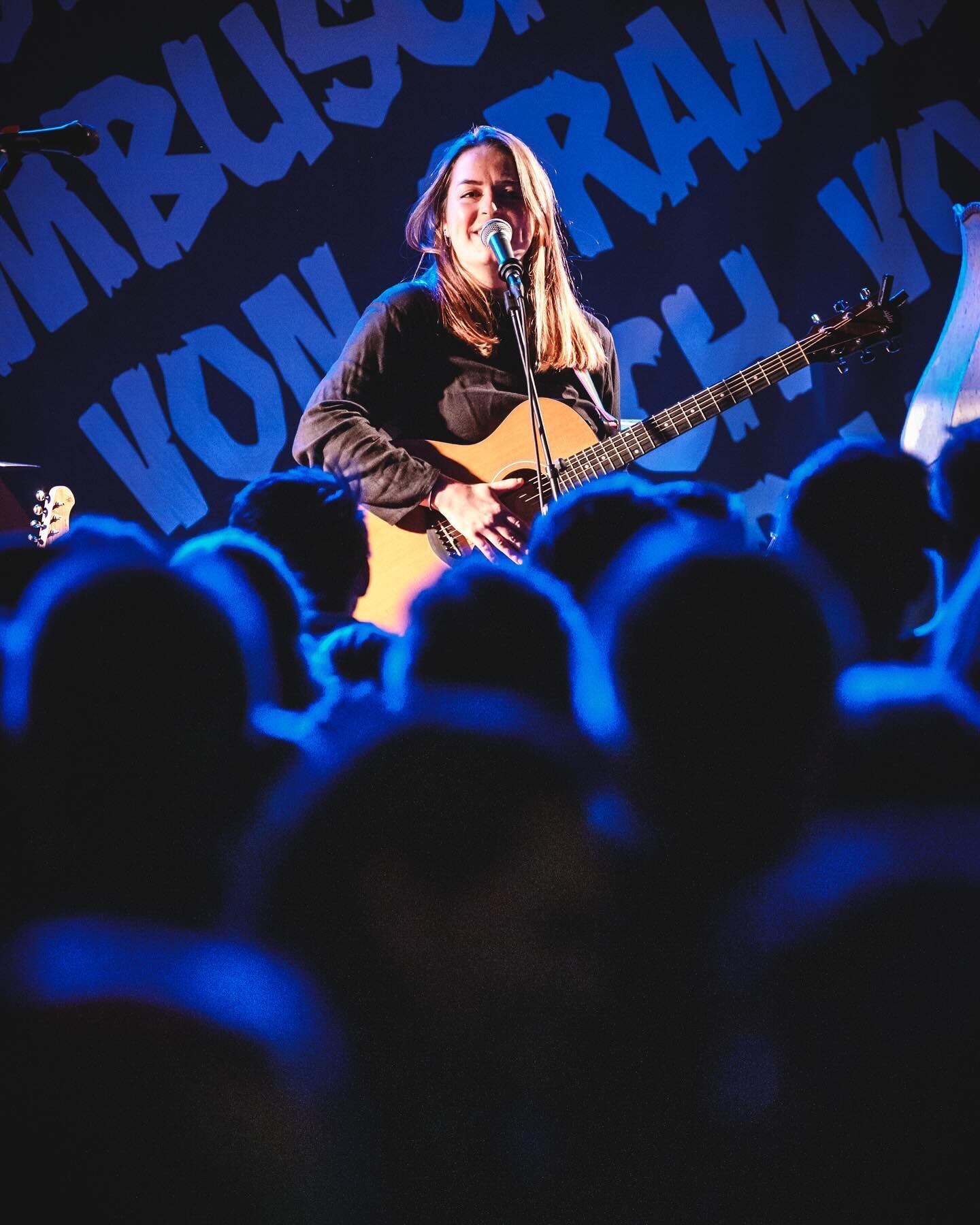 JAK im @tower_hb 🖤 What a way to wrap up 2023! @von_grambusch thank you for inviting me to share the stage with you. I had an unforgettable time!

Fotos by @ichbinkreativ.los