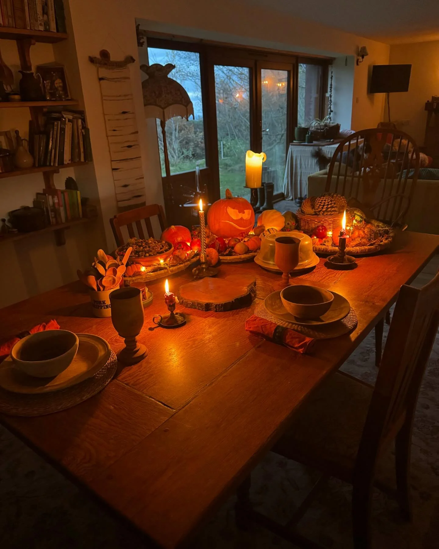 Samhain, Fiddler&rsquo;s Green Style! Roast pumkin, sweet potato and bacon soup. Home made bread rolls straight out the oven, cheese and home pickles. 
🎃🦇🍂😋💚