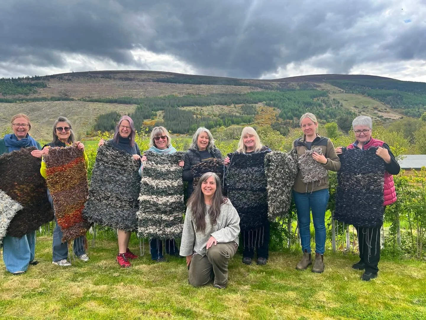 What a marvellous venue for a Peg loom workshop! Hosted by the rogart development Trust. 9 beautiful selvedge rugs now in existence. Brilliant day with lovely students. 
❤️🧶

#choosewool
#slowcraft
#rugmaking 
#handmade 
#weaving 

#workshop
#commun