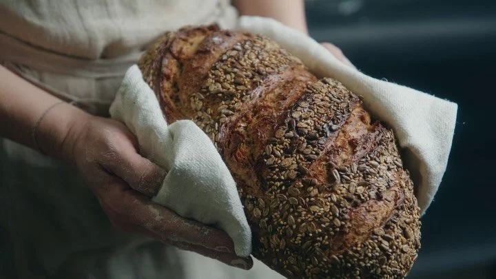 🤤 Jetzt unsere leckeren Brote probieren. ❤️🥖

📹 @leonseierlein
