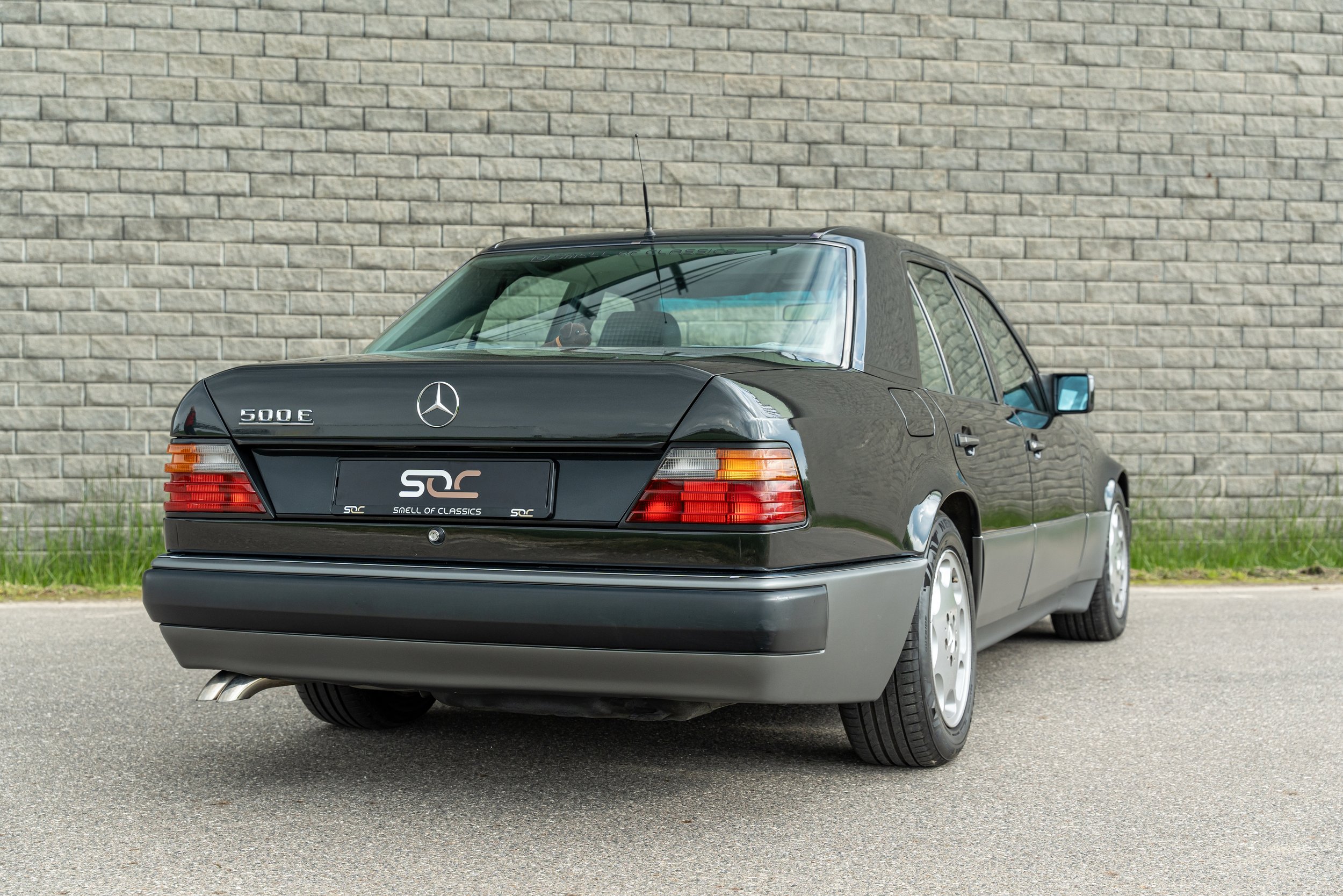 Mercedes_Benz_500E_W124_21.jpg