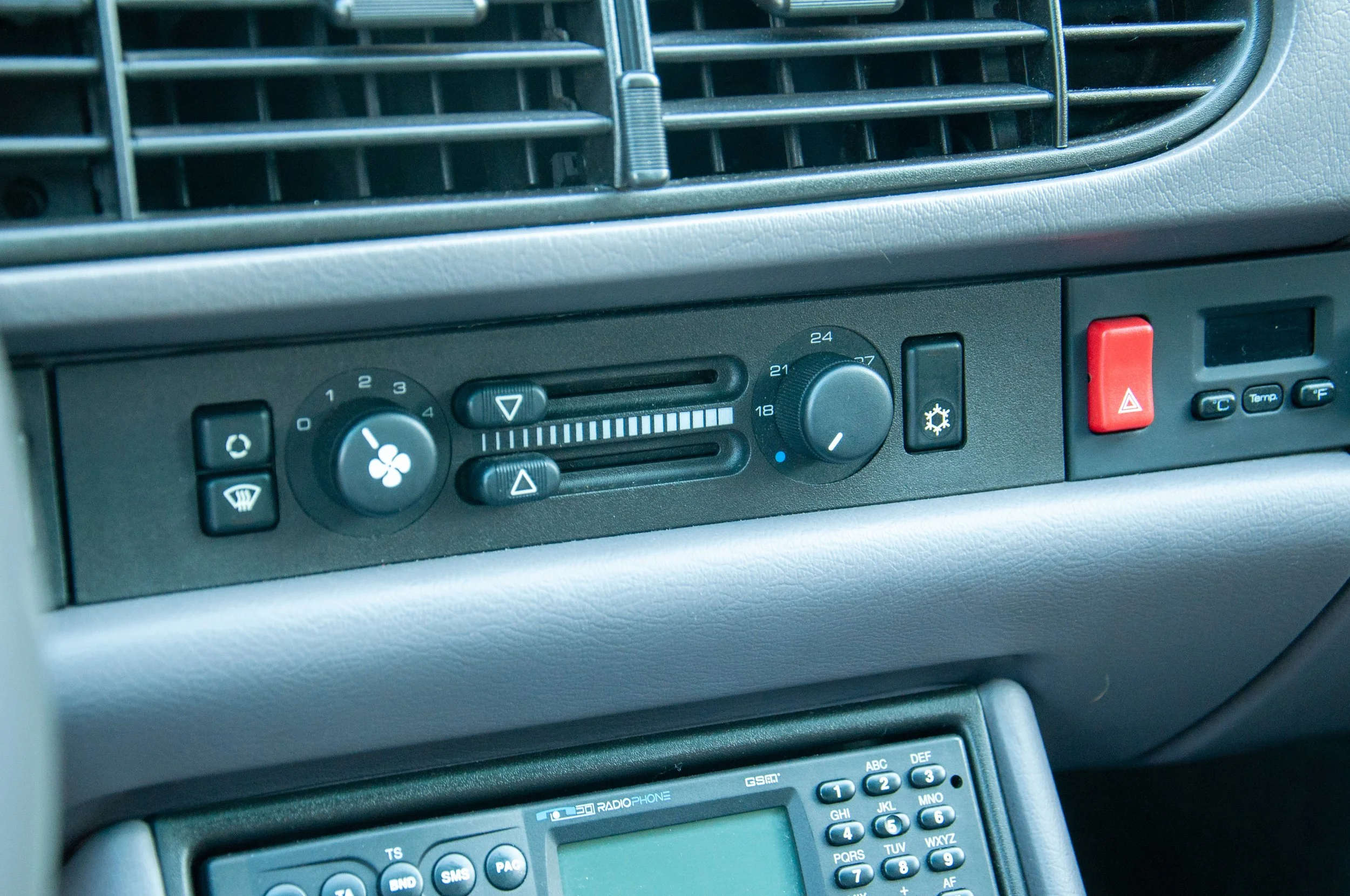 Porsche968-52.jpg