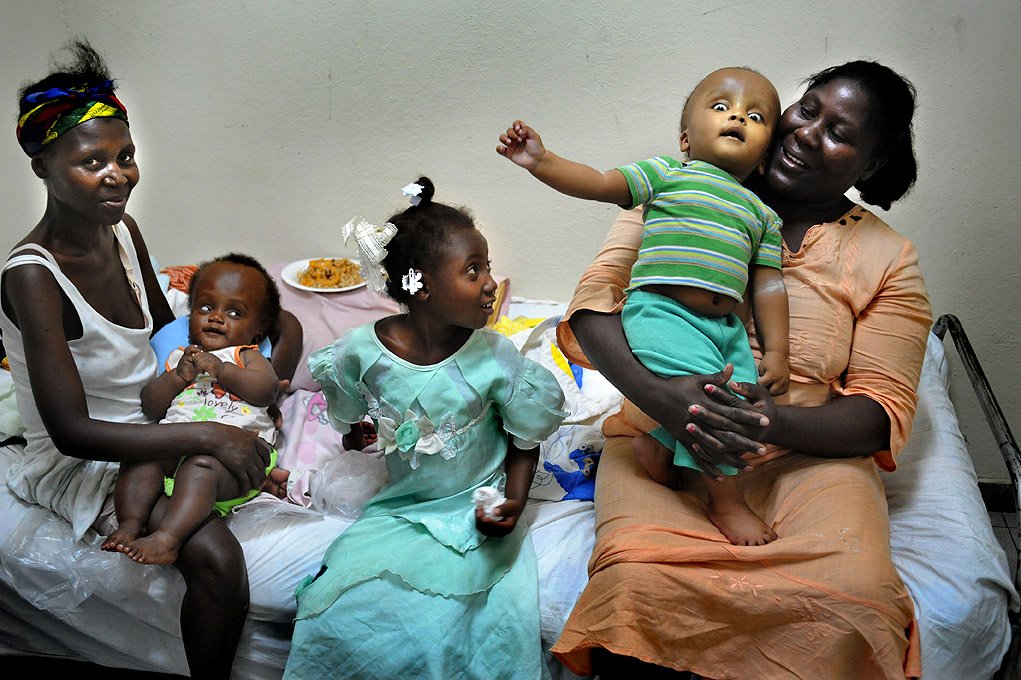 Family-Healchare-Haiti-Healthshare.jpg