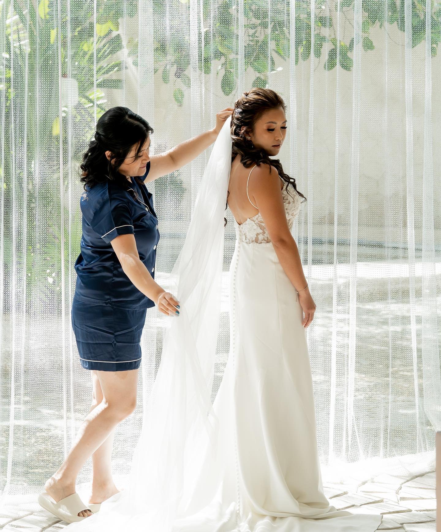 Cyd &amp; Bedo 💍🥂

@be_doh @cydclaidelleee 
@secretsakumalresort 

#weddingday #weddingdress #weddingphotography #weddinginspiration #mexicowedding #photographer #iwant #mexico #rivieramaya #secretsakumal #akumal 
#weddingphotographer