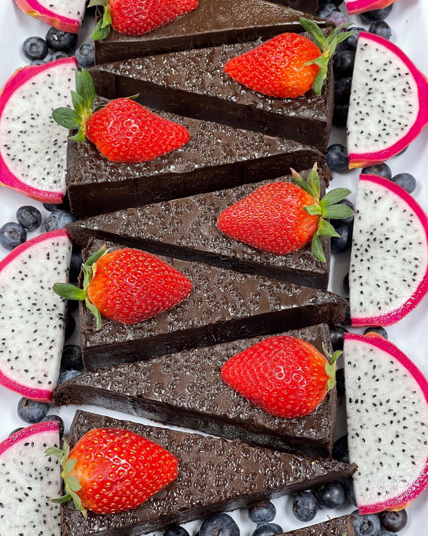 Who doesn&rsquo;t love a decadent &amp; delicious flourless chocolate cake? A crowd pleaser everyone can enjoy! Add this tasty gluten free dessert to your next event.
.
.
#cheflife  #foodie #wedding #lefebvreluxe #bourassacatering  #instafood #local 