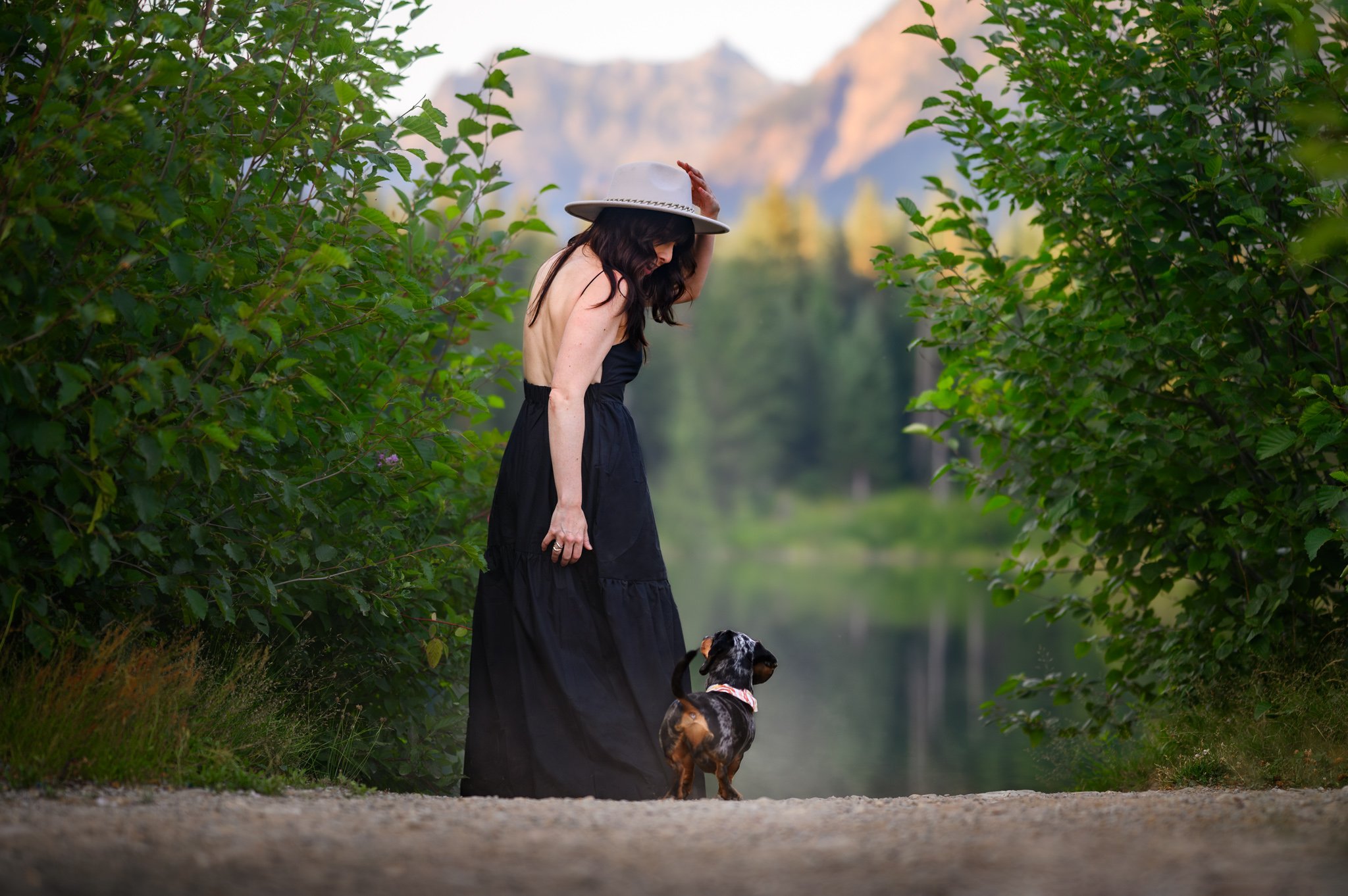 Dachshund_Dog_mom_photo_session_Snoqualmie_pass_Marie_Wulfram-2.jpg