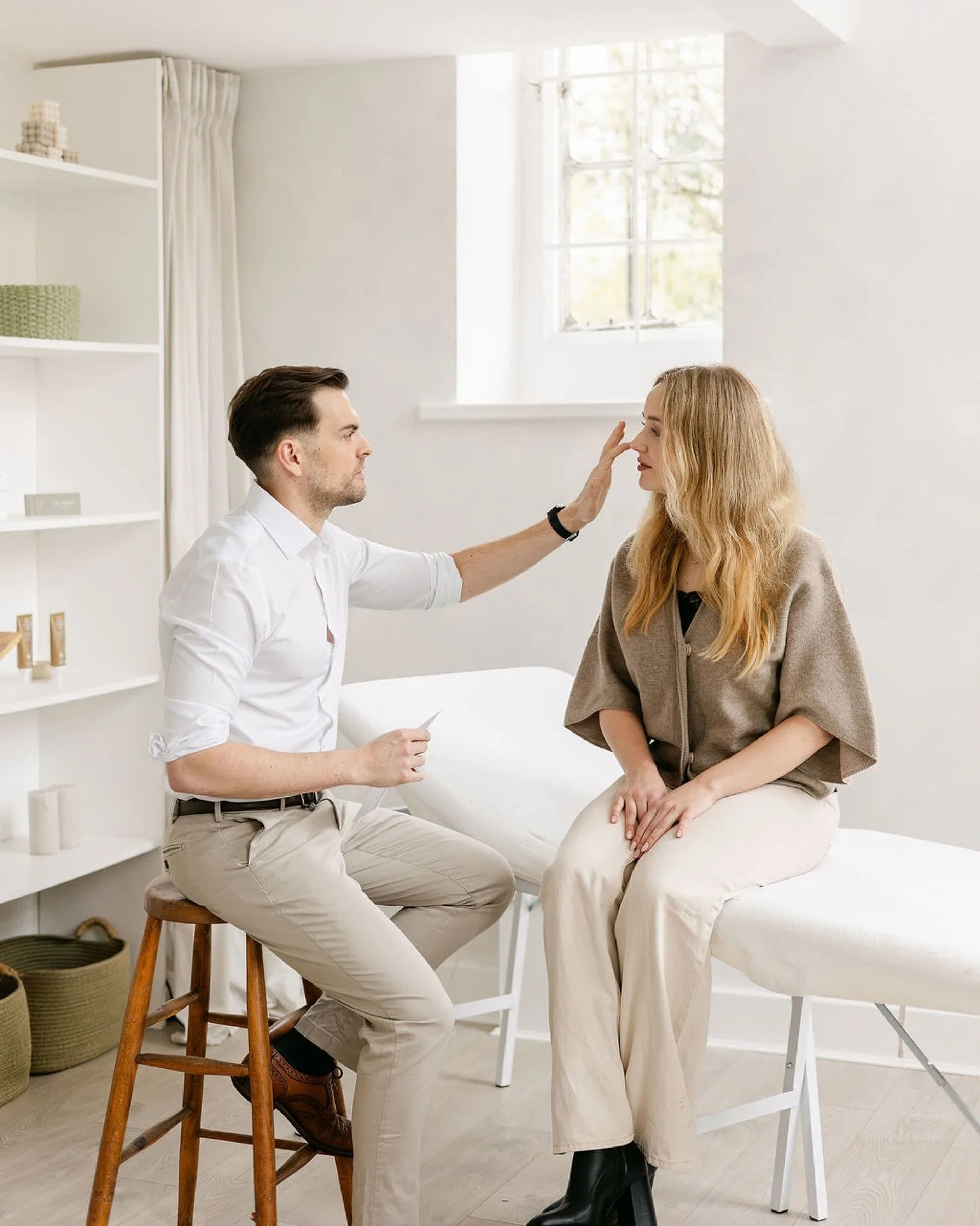 Neutral studio spaces that you can completely make your own 💫 

We love seeing how our clients get creative, transforming every corner into a backdrop that tells their brand story. 

P.s. Did you know we&rsquo;re surrounded by beautiful green spaces