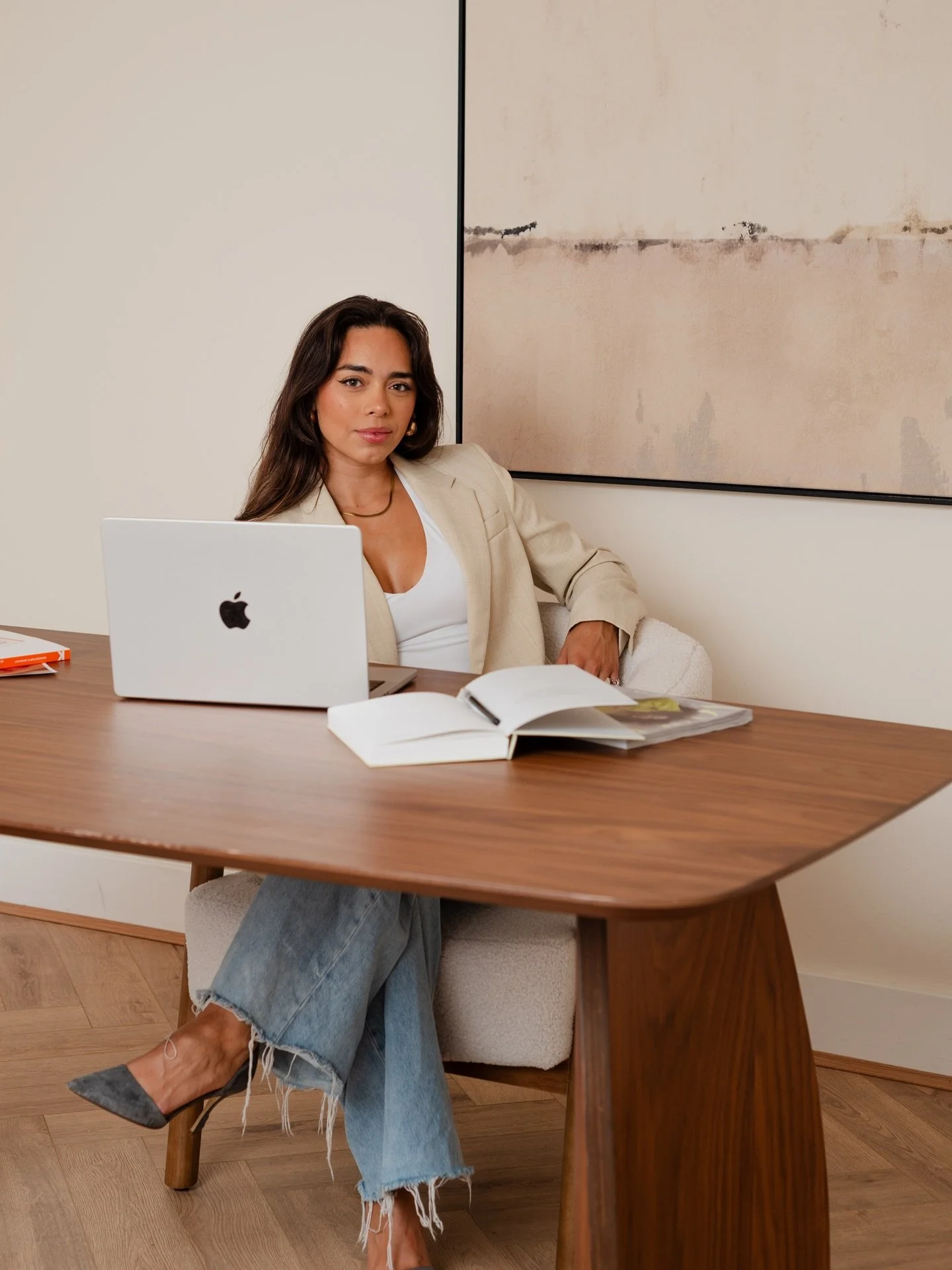 One photographer, endless creativity 🤍 

Many photographers come back to our studios time and time again to work their magic, and it makes us so happy to see. Homebody is a space to truly make your own - from business brand shoots and wellness conte