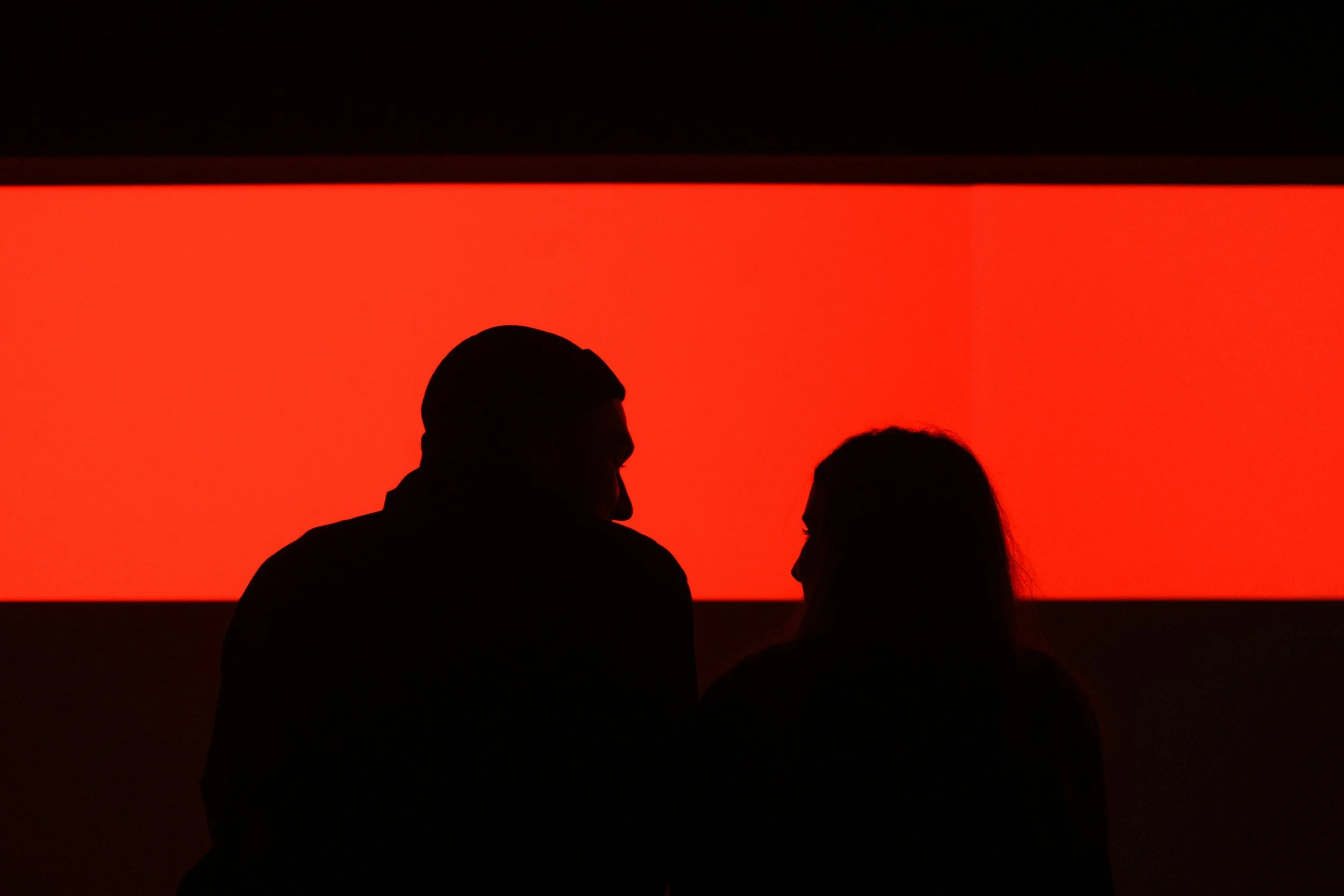 How to Structure a Dark Romance Novel That Readers Can't Put Down