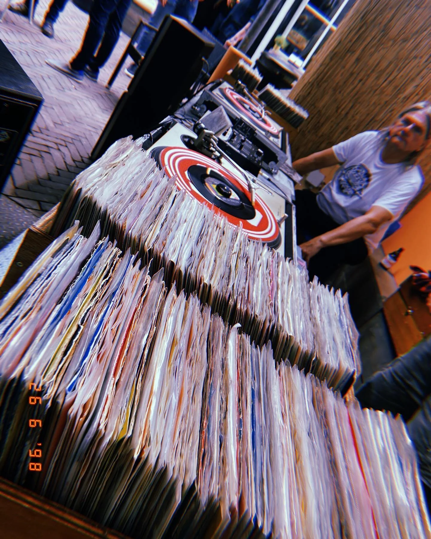 🤍 wat een gezelligheid 🤍 #vinyldebiel #sundayfunday #surpriseparty