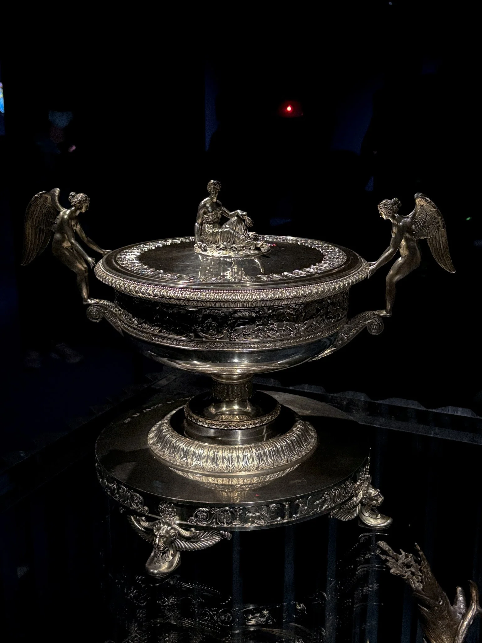 National Palace Museum - VCA collab 3.jpg