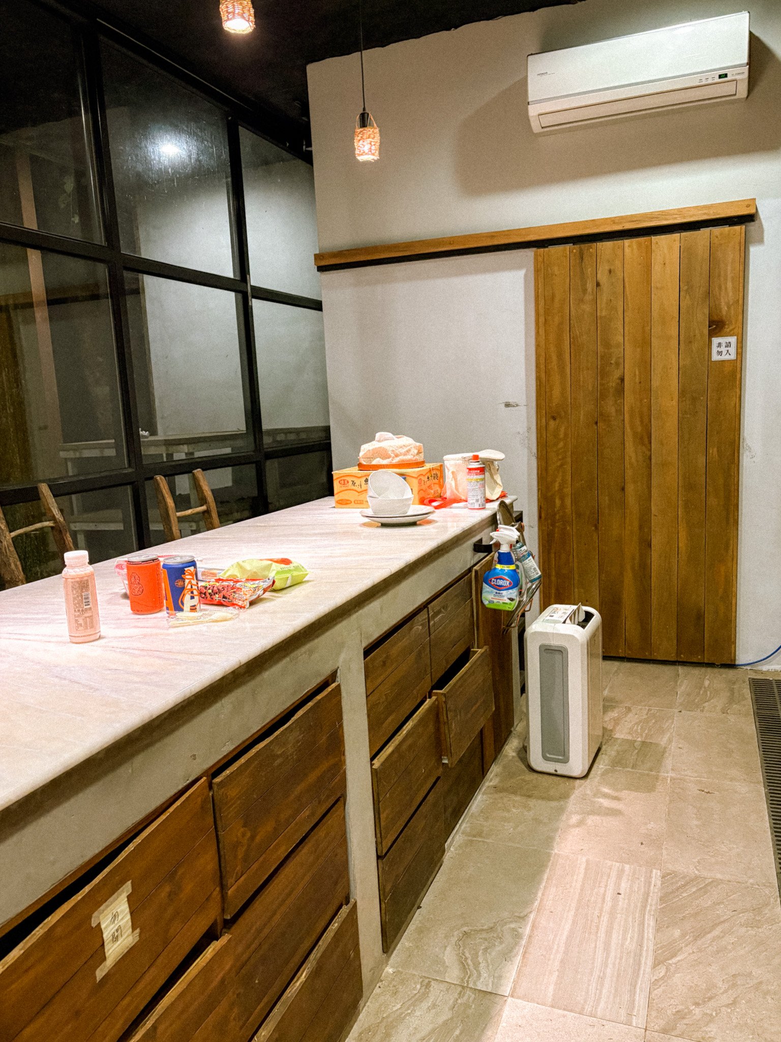 Deep Breath B&B - communal kitchen 2.jpg