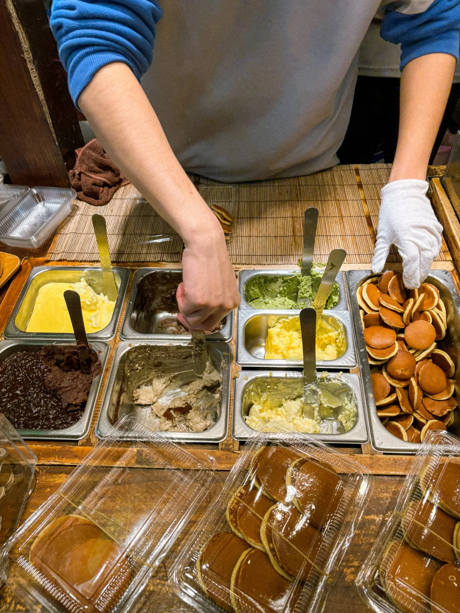Raohe Night Market - dorayaki 2.jpg
