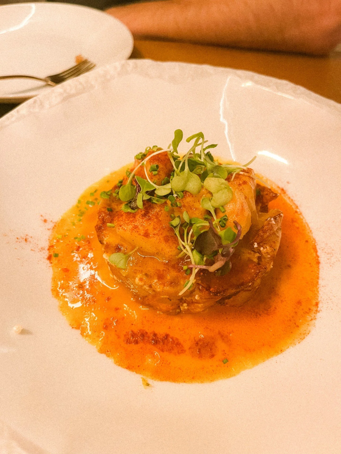 The best hidden gem in Barcelona... 

Warm lights, cozy &amp; intimate vibes, with incredible mouth-watering dishes that gets you hooked. 

🔗 Link in bio if you want the full story + travel tips for Barcelona!

#BarcelonaFoodie #Cibulet #Gr&agrave;c